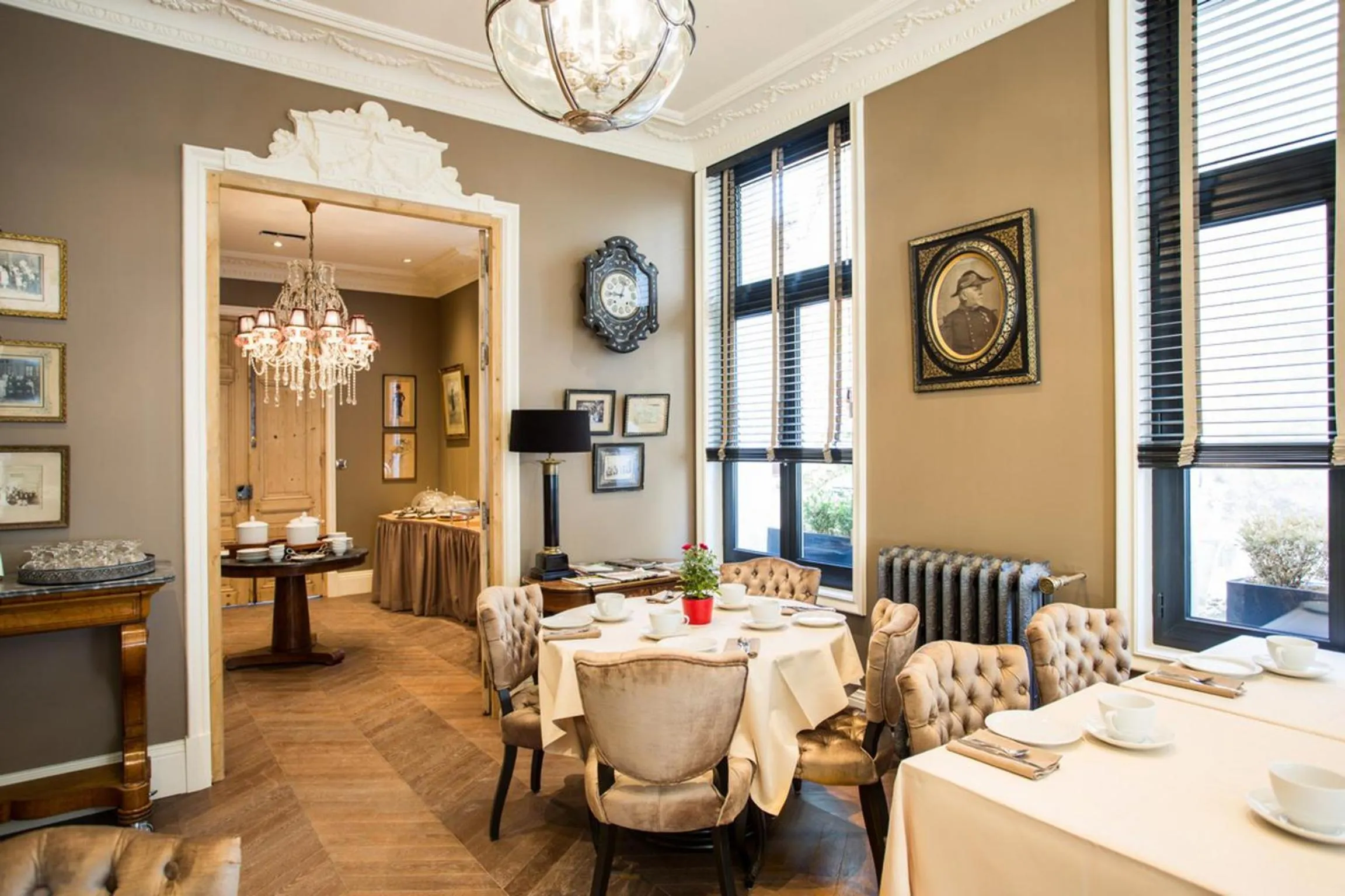 Restaurant/places to eat in Hotel Vendome - BW Signature Collection