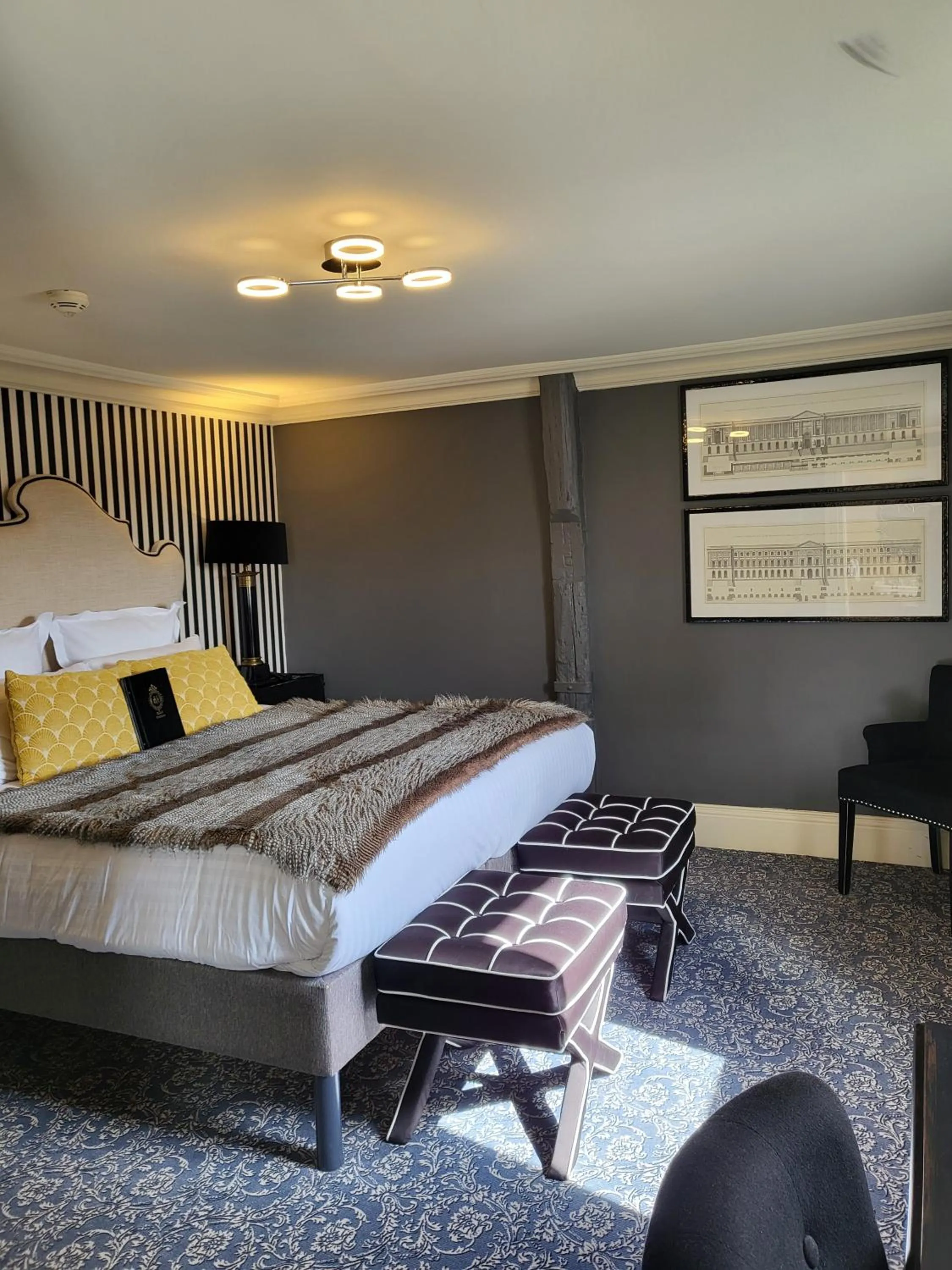 Photo of the whole room, Bed in Hotel Vendome - BW Signature Collection