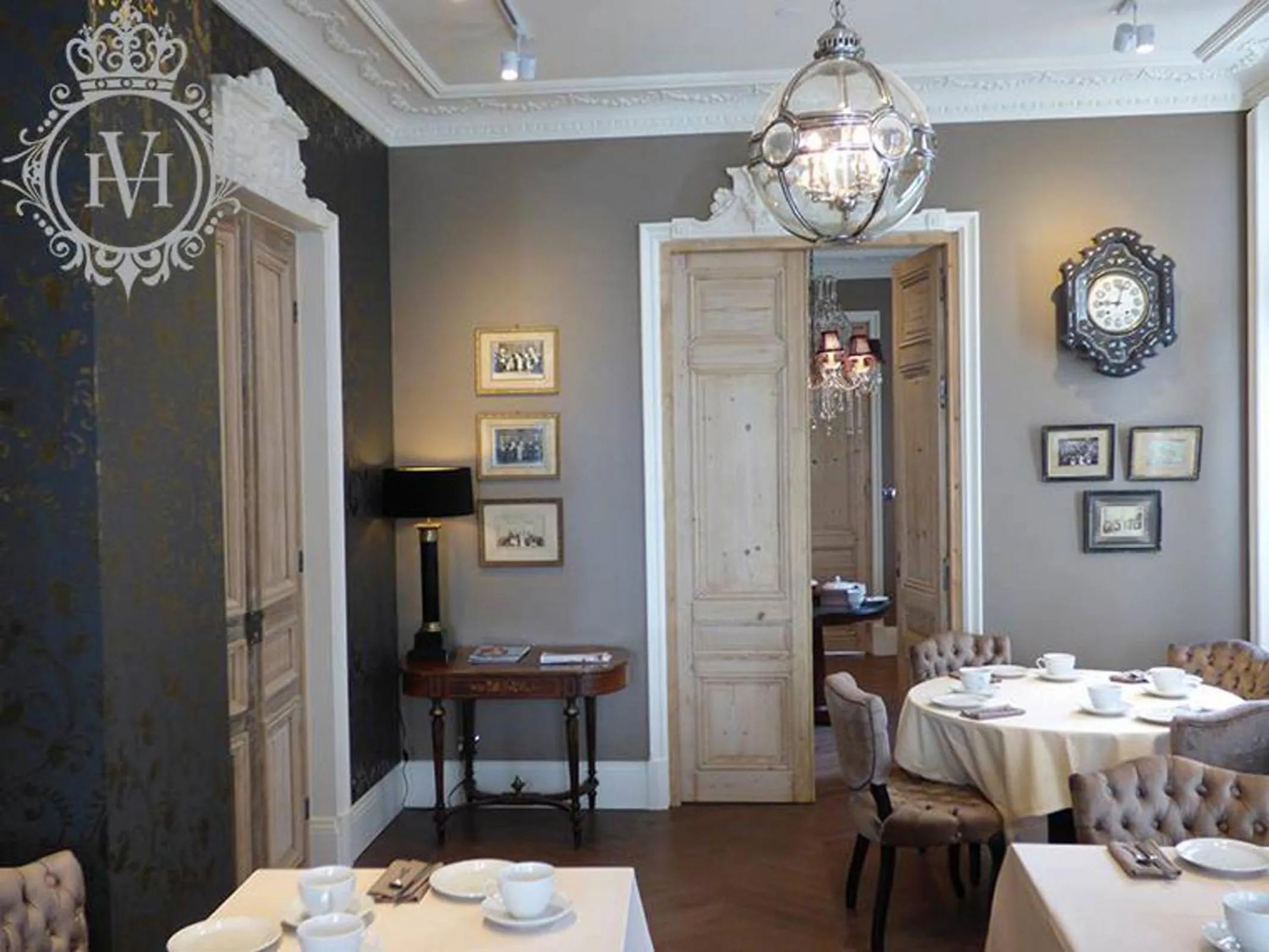 Decorative detail in Hotel Vendome - BW Signature Collection