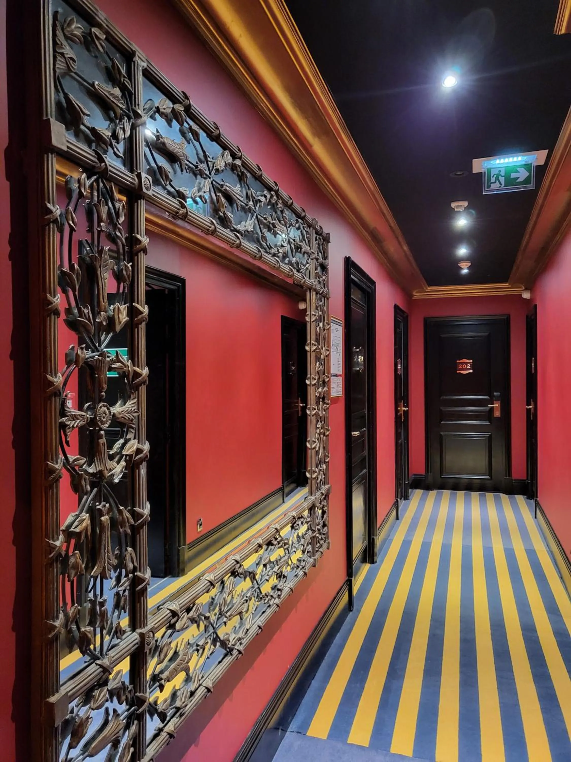 Property building in Hotel Vendome - BW Signature Collection