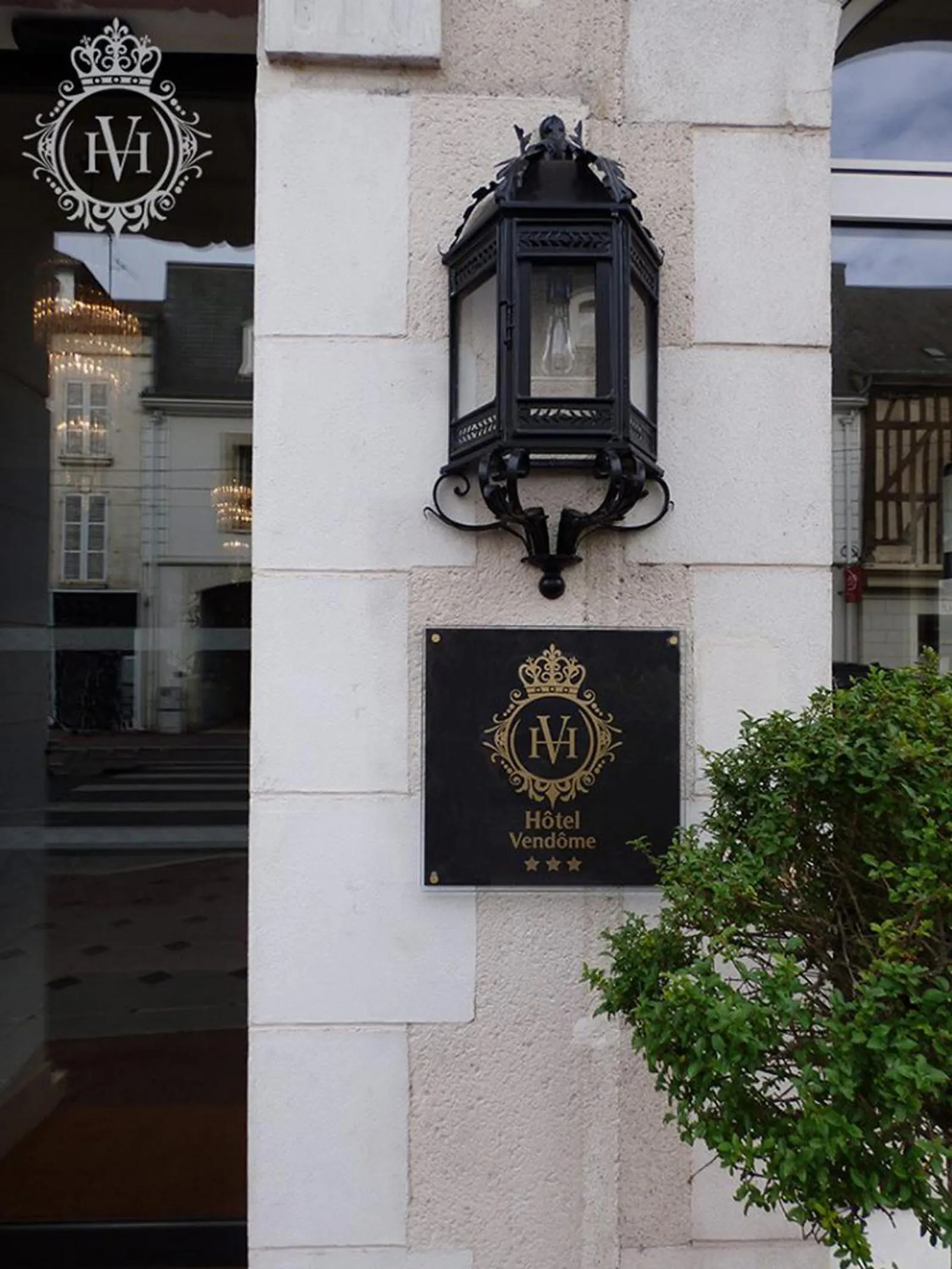 Facade/entrance in Hotel Vendome - BW Signature Collection