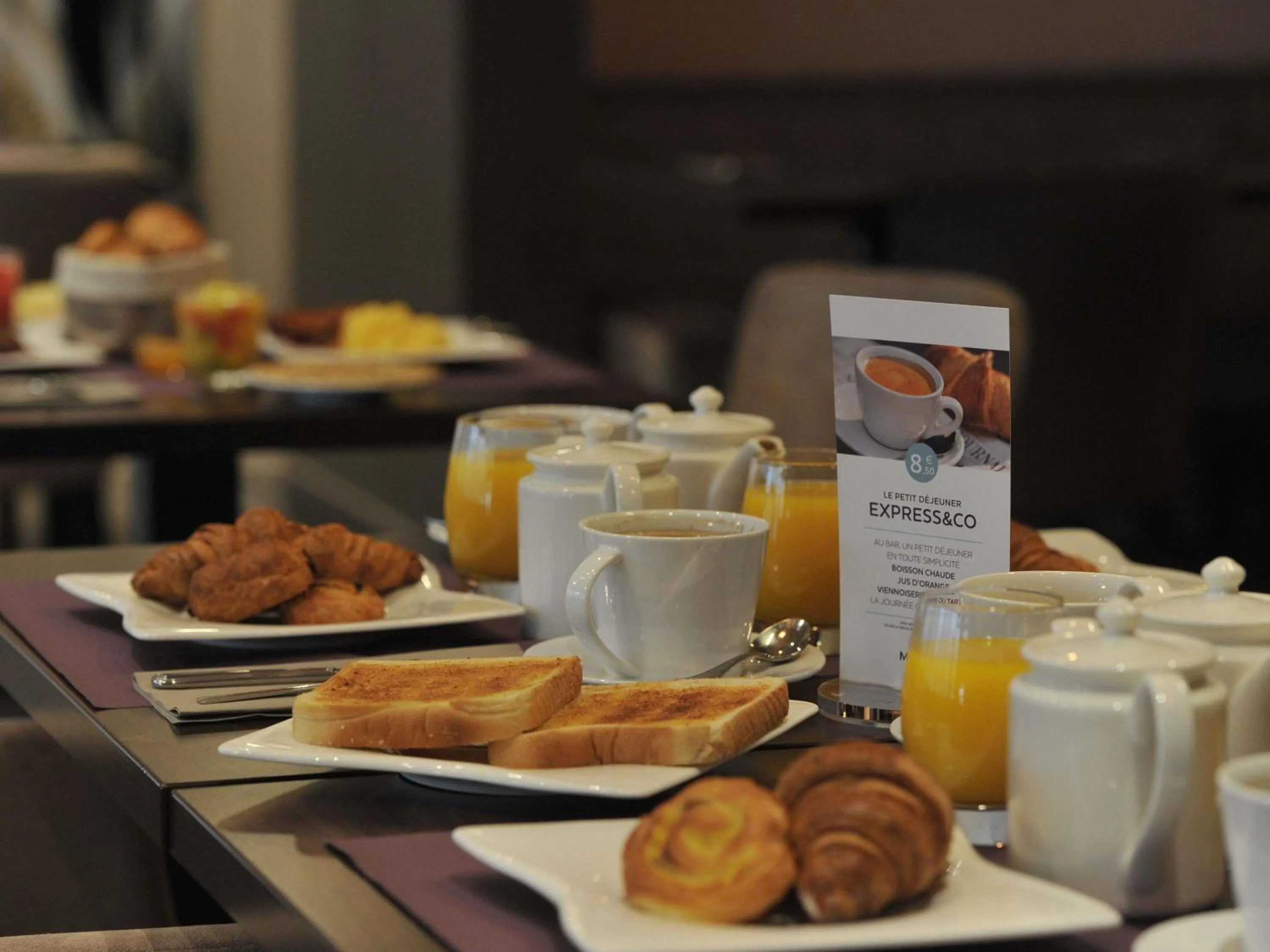 Breakfast in Mercure Paris Saint Cloud Hippodrome