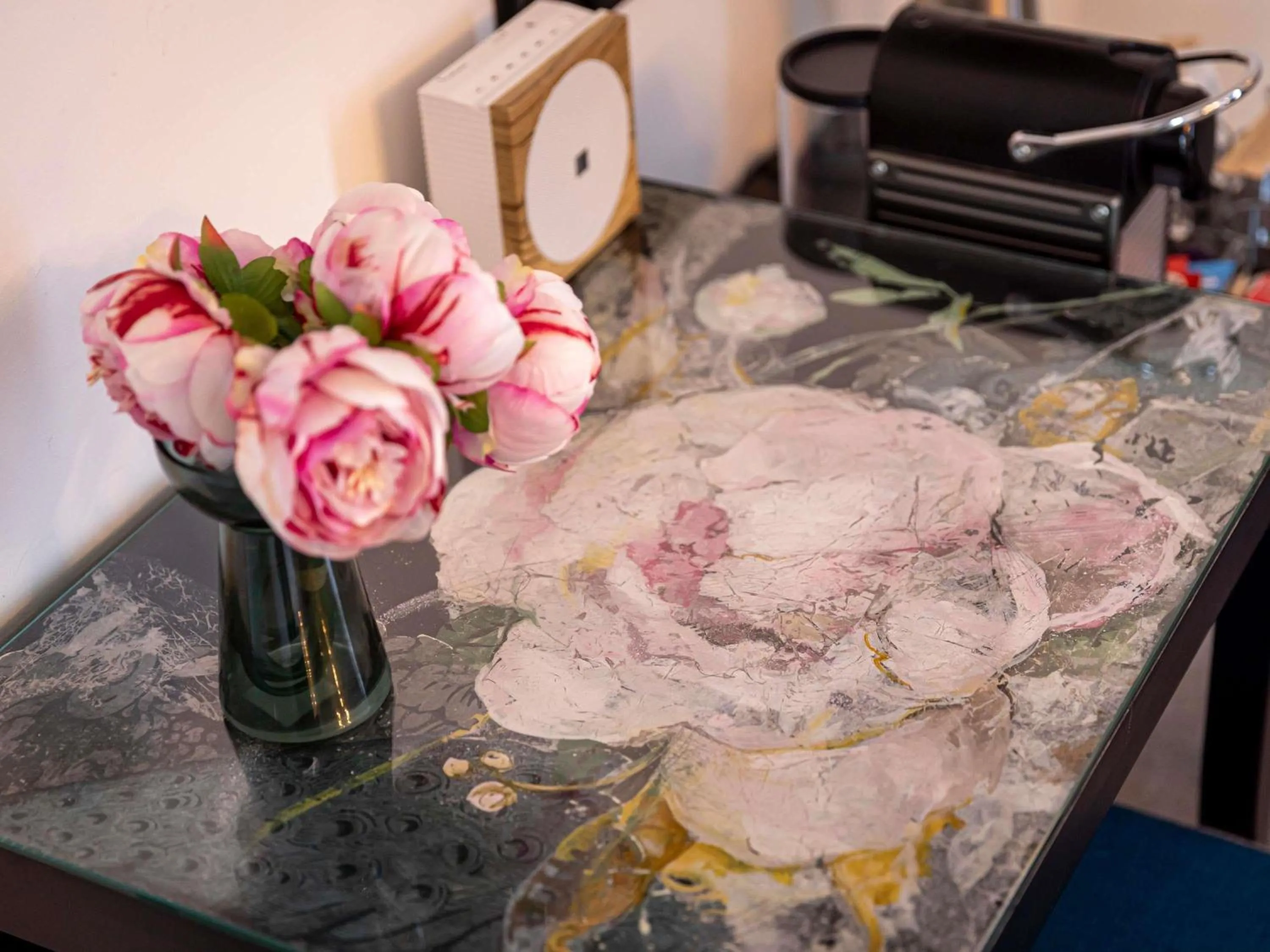 Bedroom in Mercure Paris Saint Cloud Hippodrome