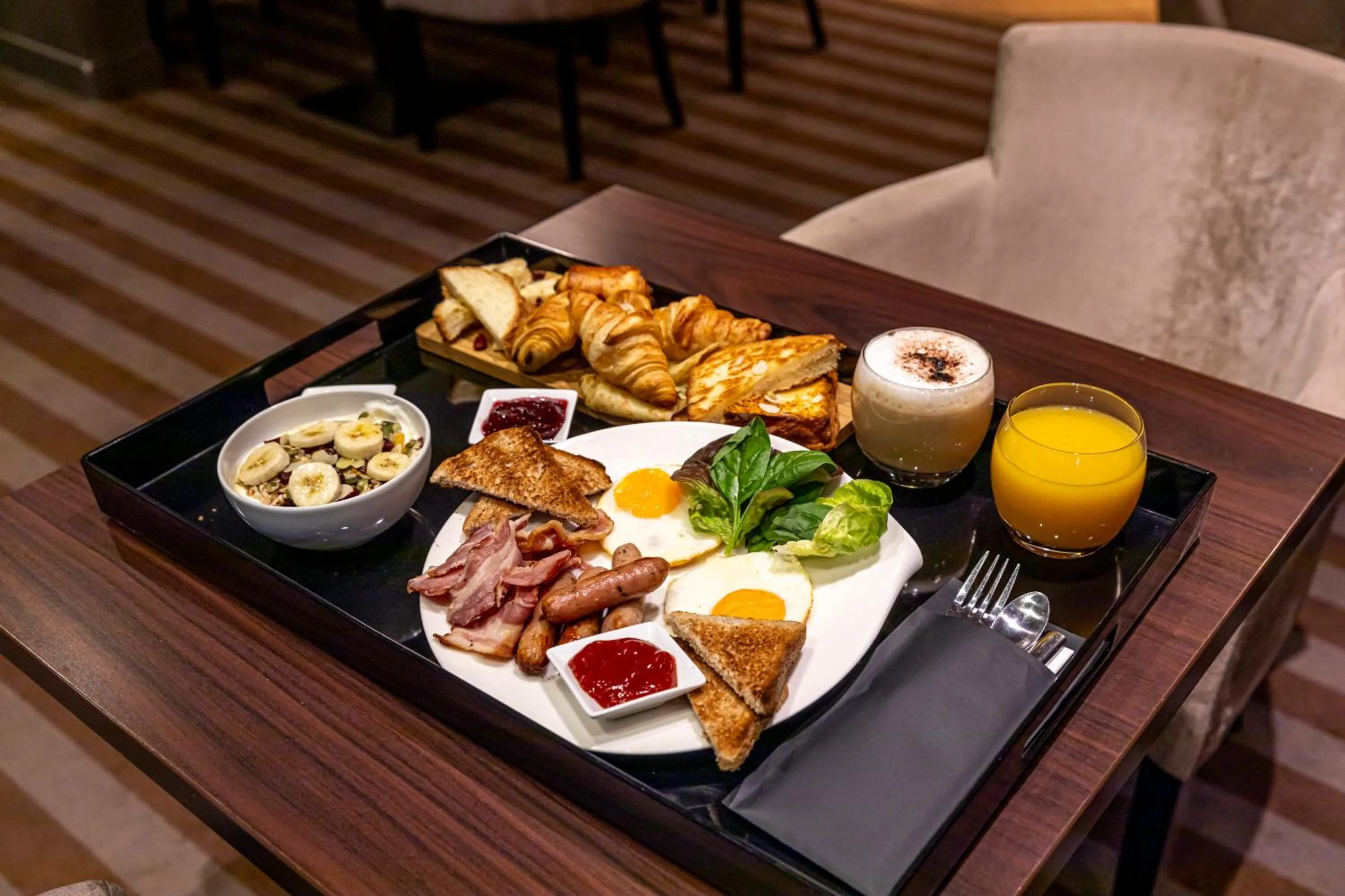 Breakfast in Mercure Paris Saint Cloud Hippodrome