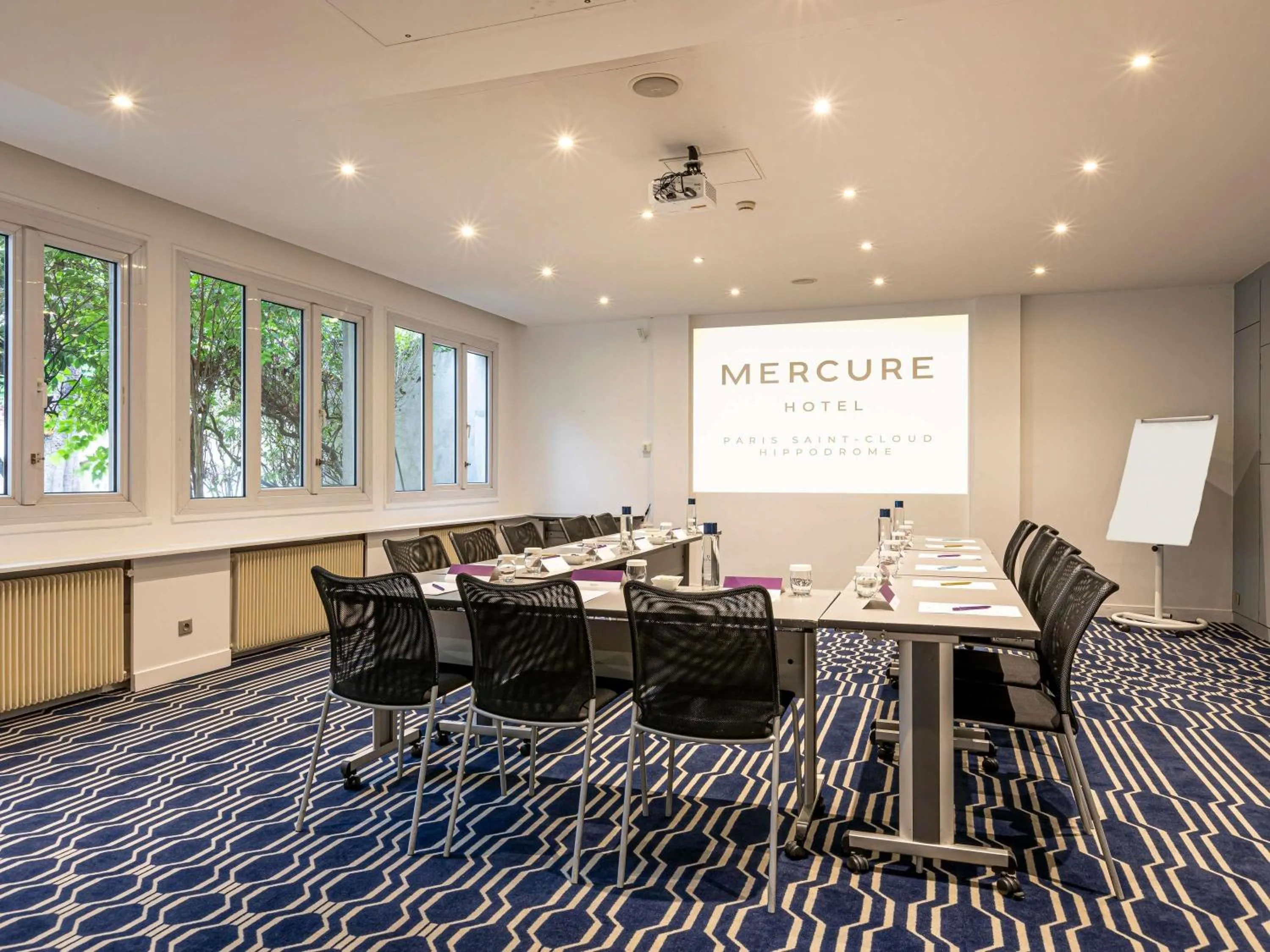 Meeting/conference room in Mercure Paris Saint Cloud Hippodrome