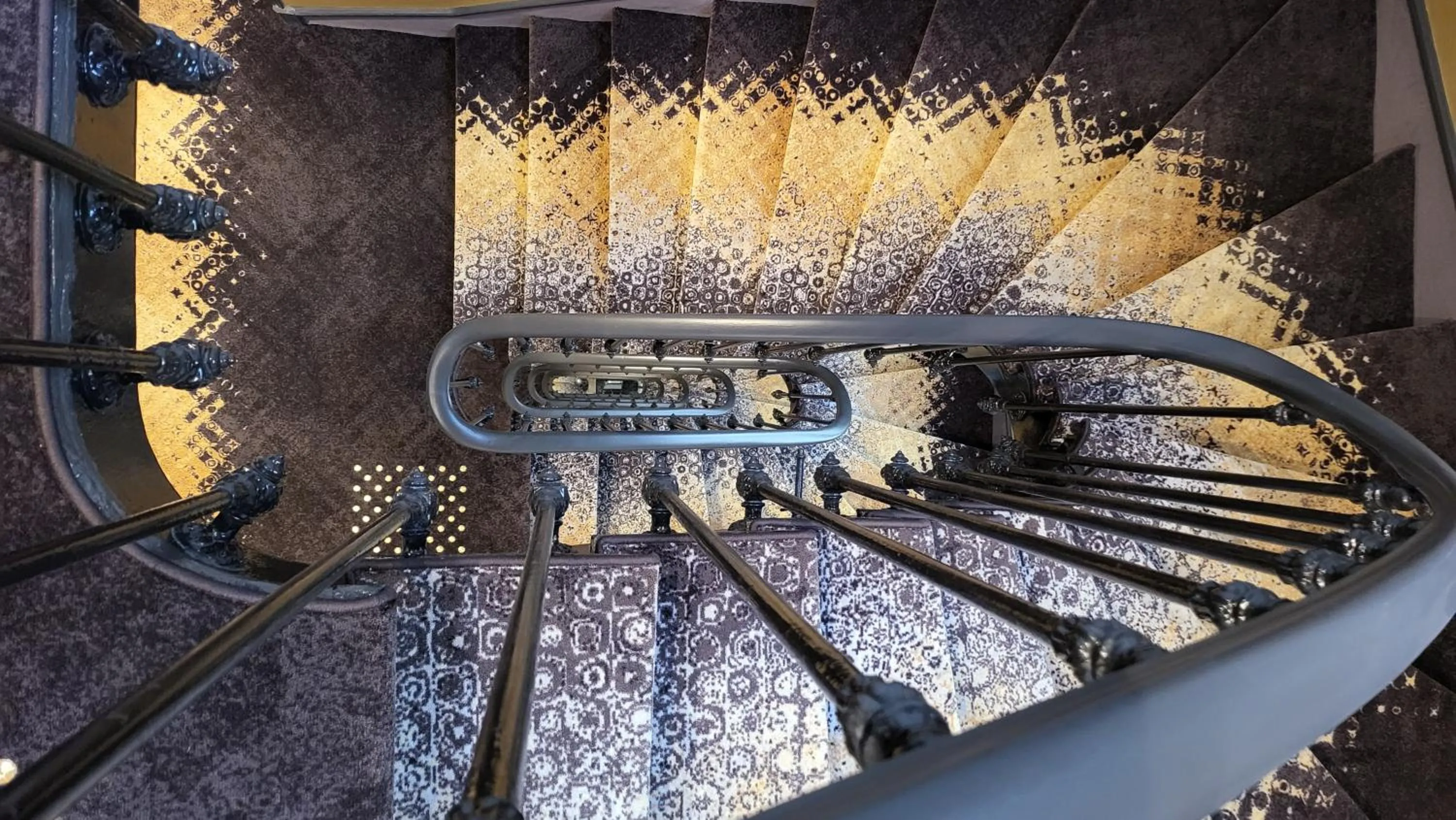 Decorative detail in Star Champs-Elysées