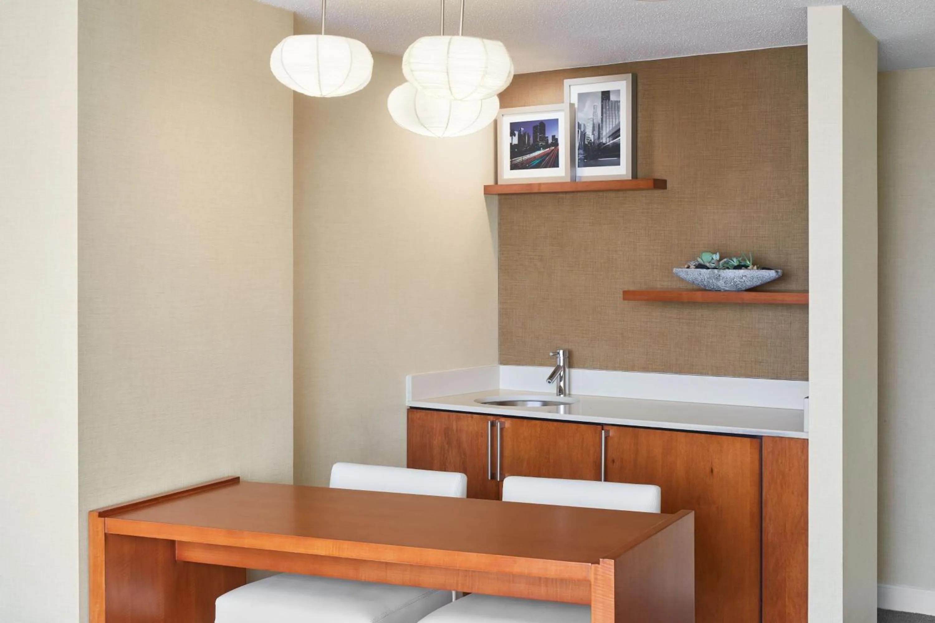 Kitchen or kitchenette in The Westin Bonaventure Hotel & Suites, Los Angeles