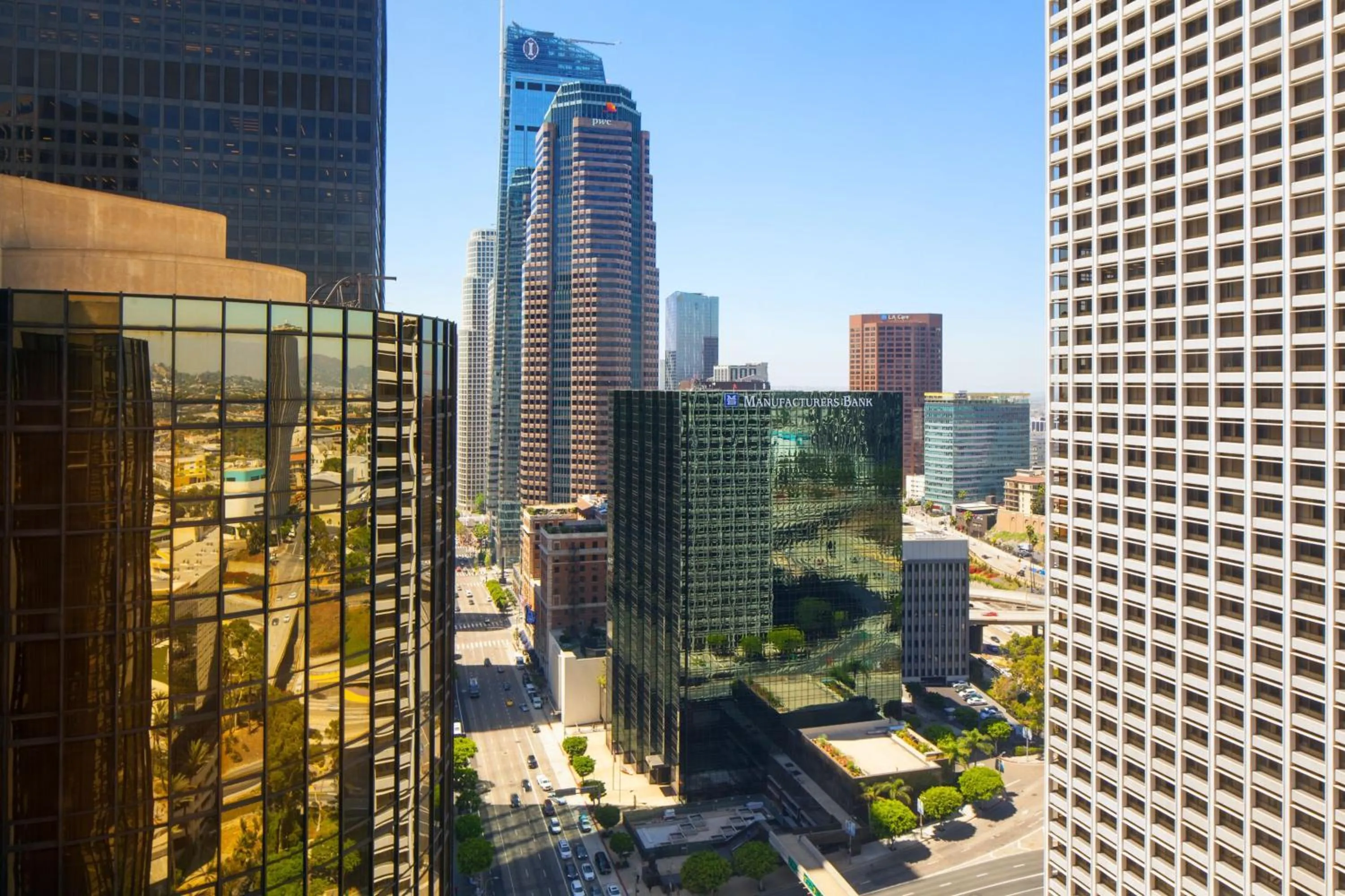 Photo of the whole room in The Westin Bonaventure Hotel & Suites, Los Angeles