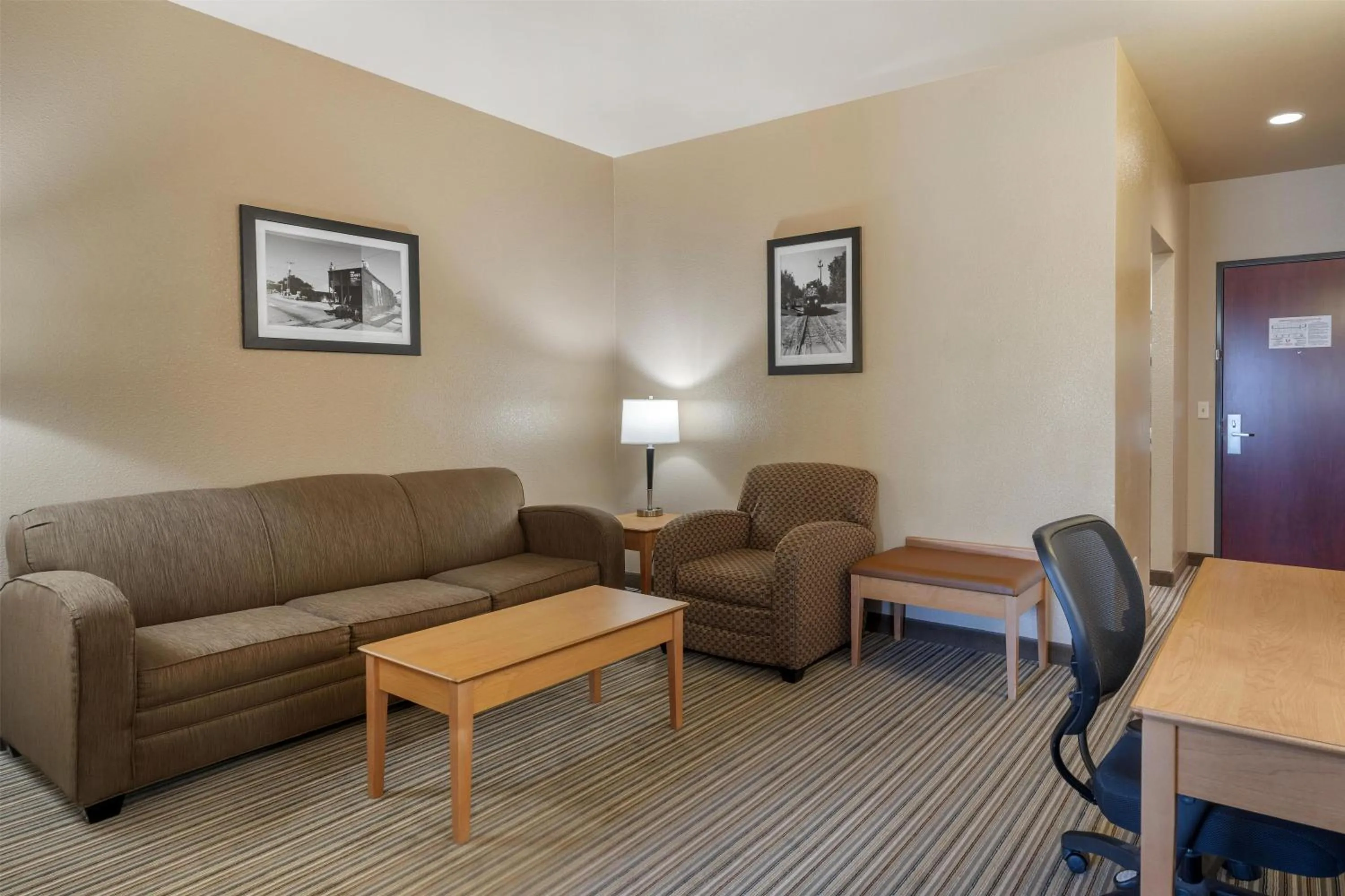 Bedroom in Best Western Shelby Inn & Suites