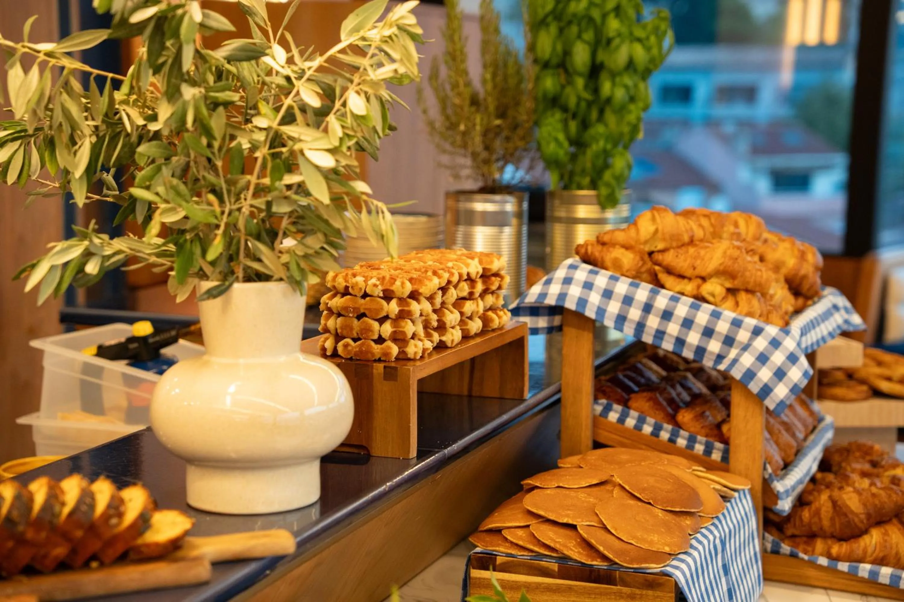 Restaurant/places to eat in Canopy by Hilton Cannes