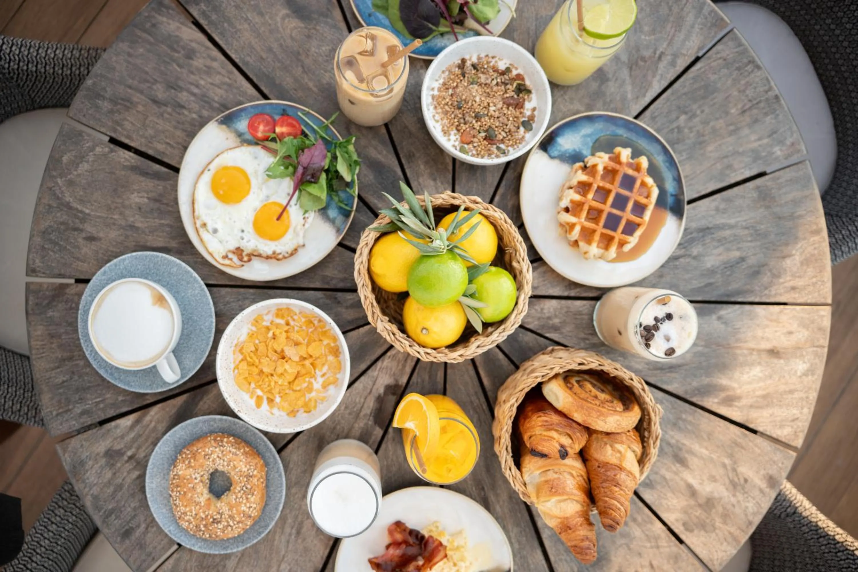 Restaurant/places to eat in Canopy by Hilton Cannes