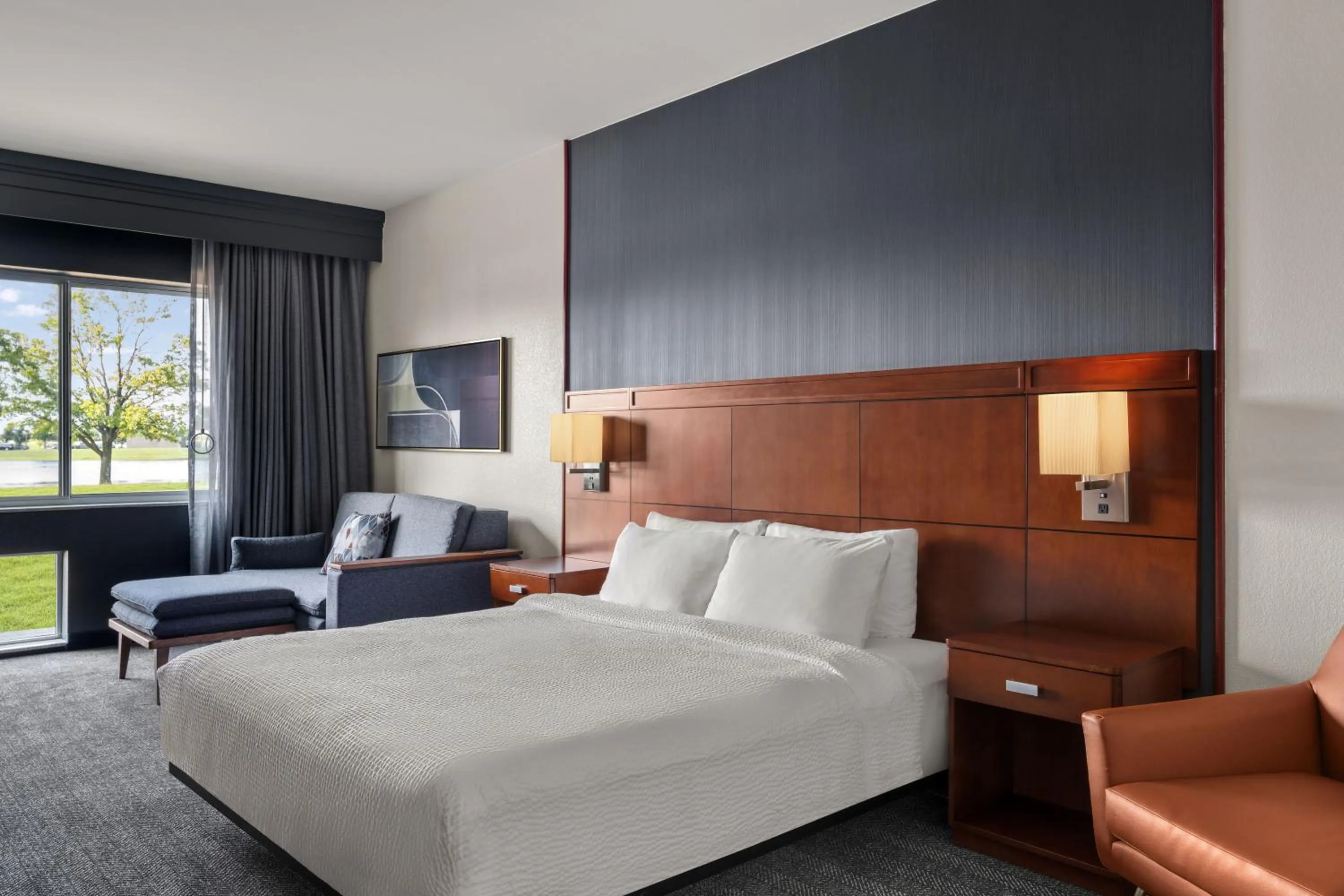 Bedroom, Bed in Courtyard by Marriott Evansville East