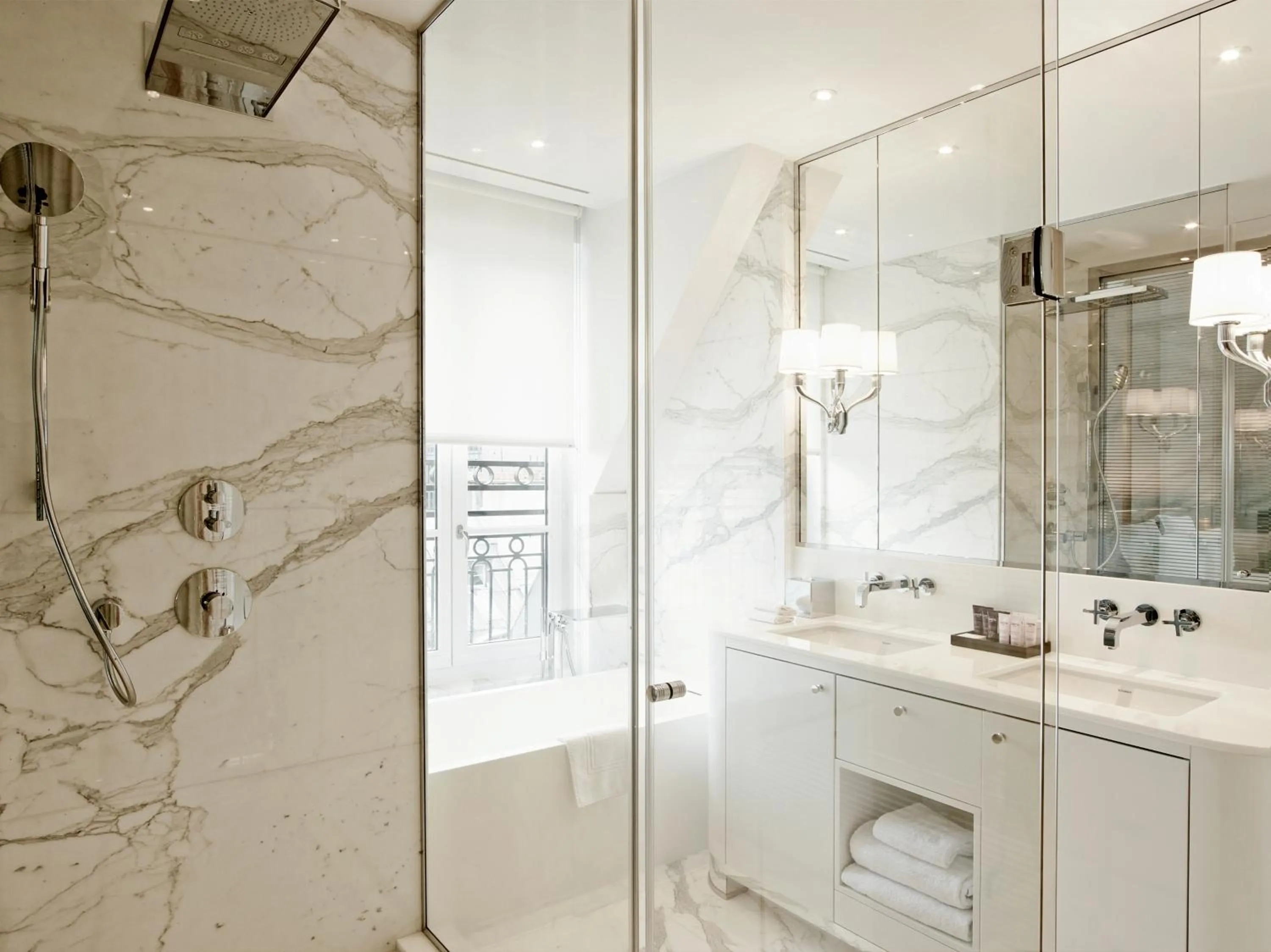 Bathroom in Grand Hôtel Du Palais Royal
