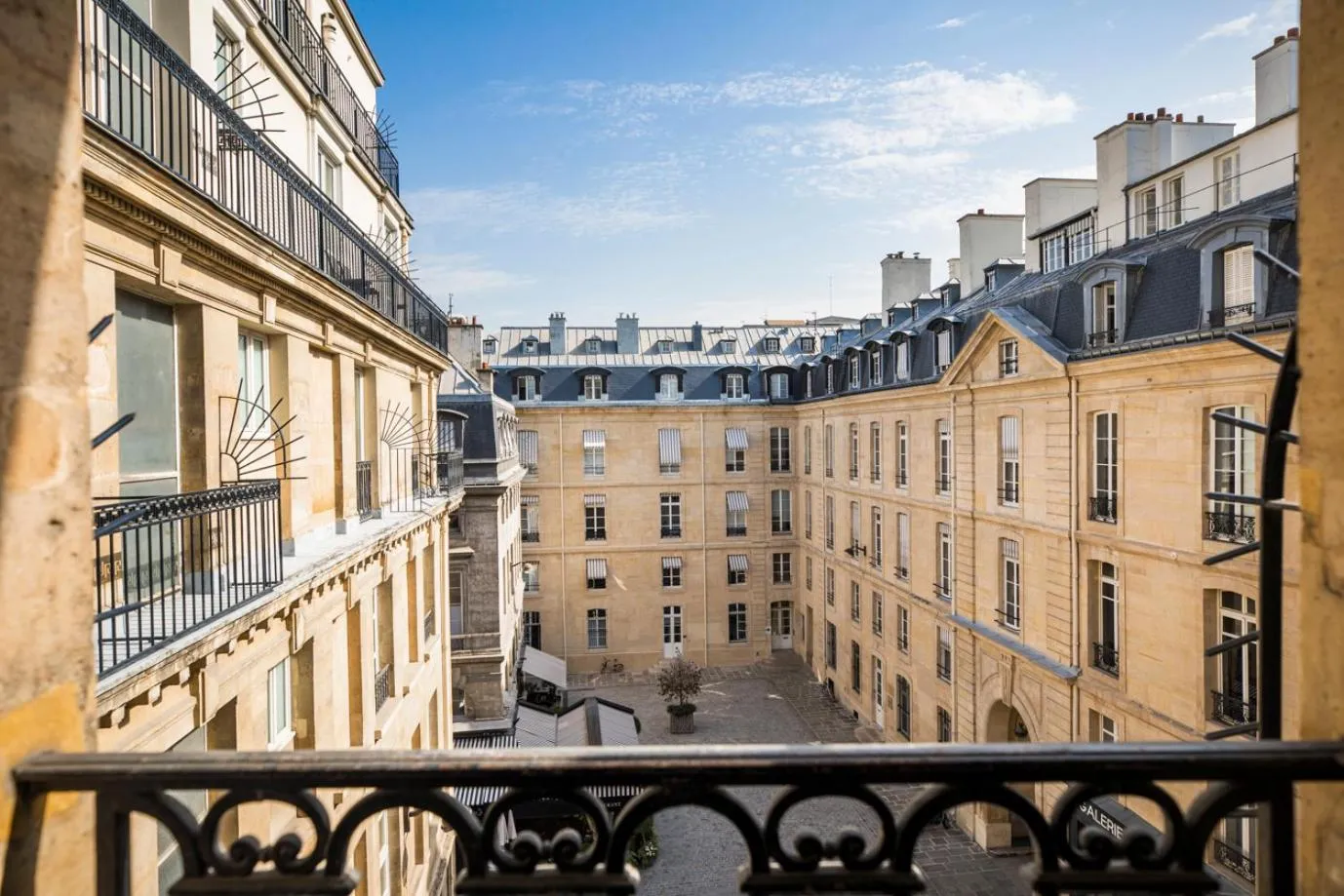 Inner courtyard view in Grand Hôtel Du Palais Royal