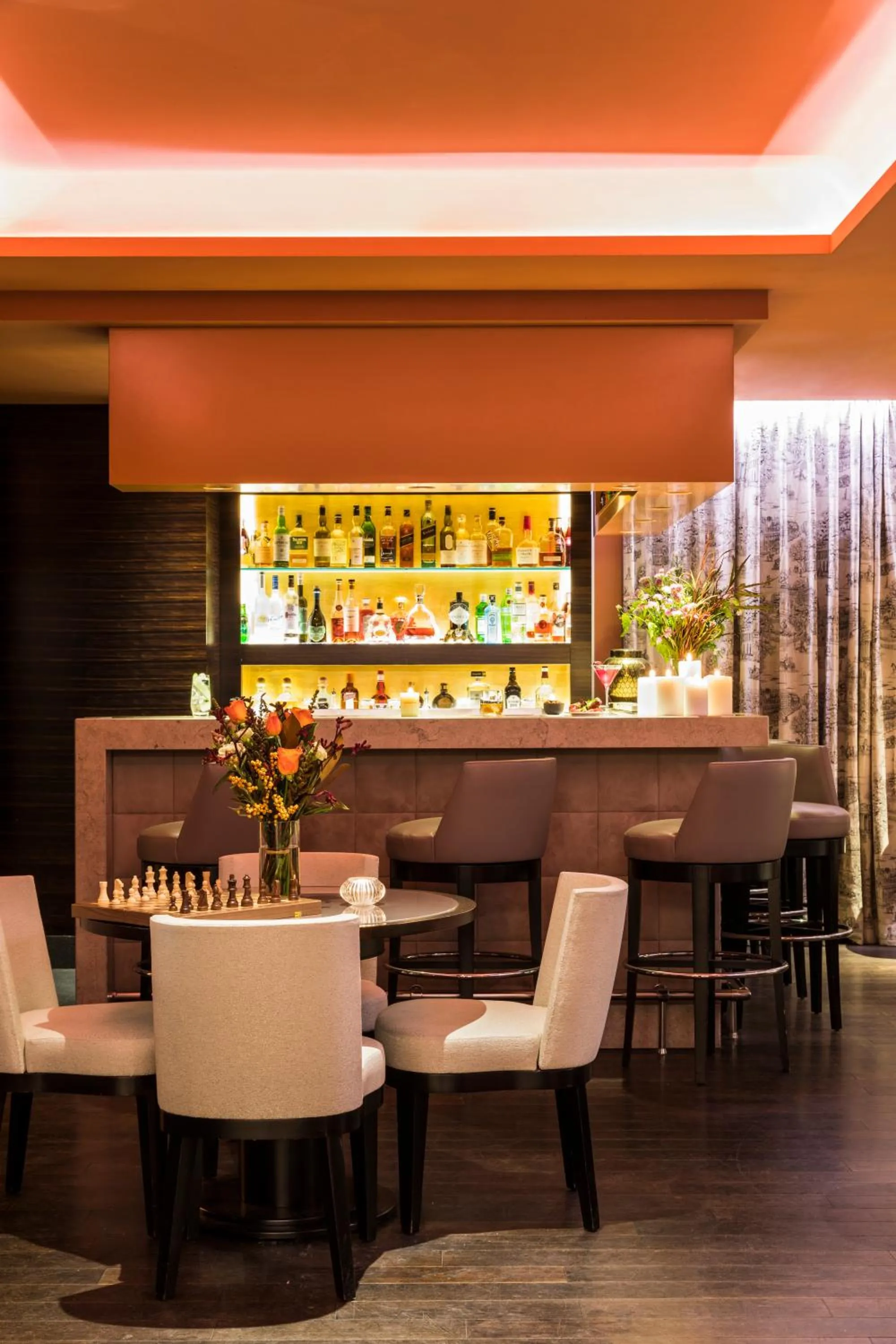 Lounge or bar in Grand Hôtel Du Palais Royal