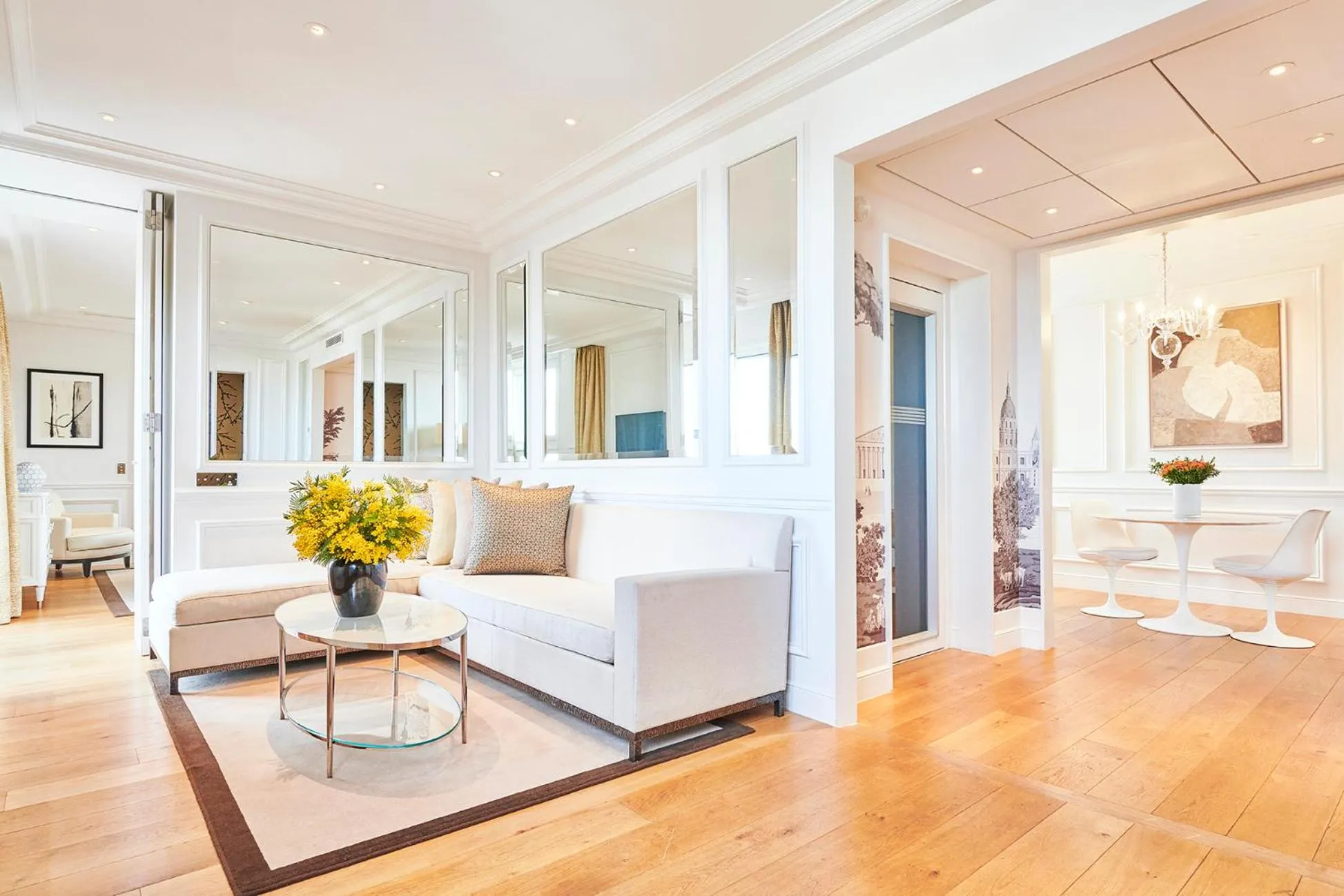Living room in Grand Hôtel Du Palais Royal