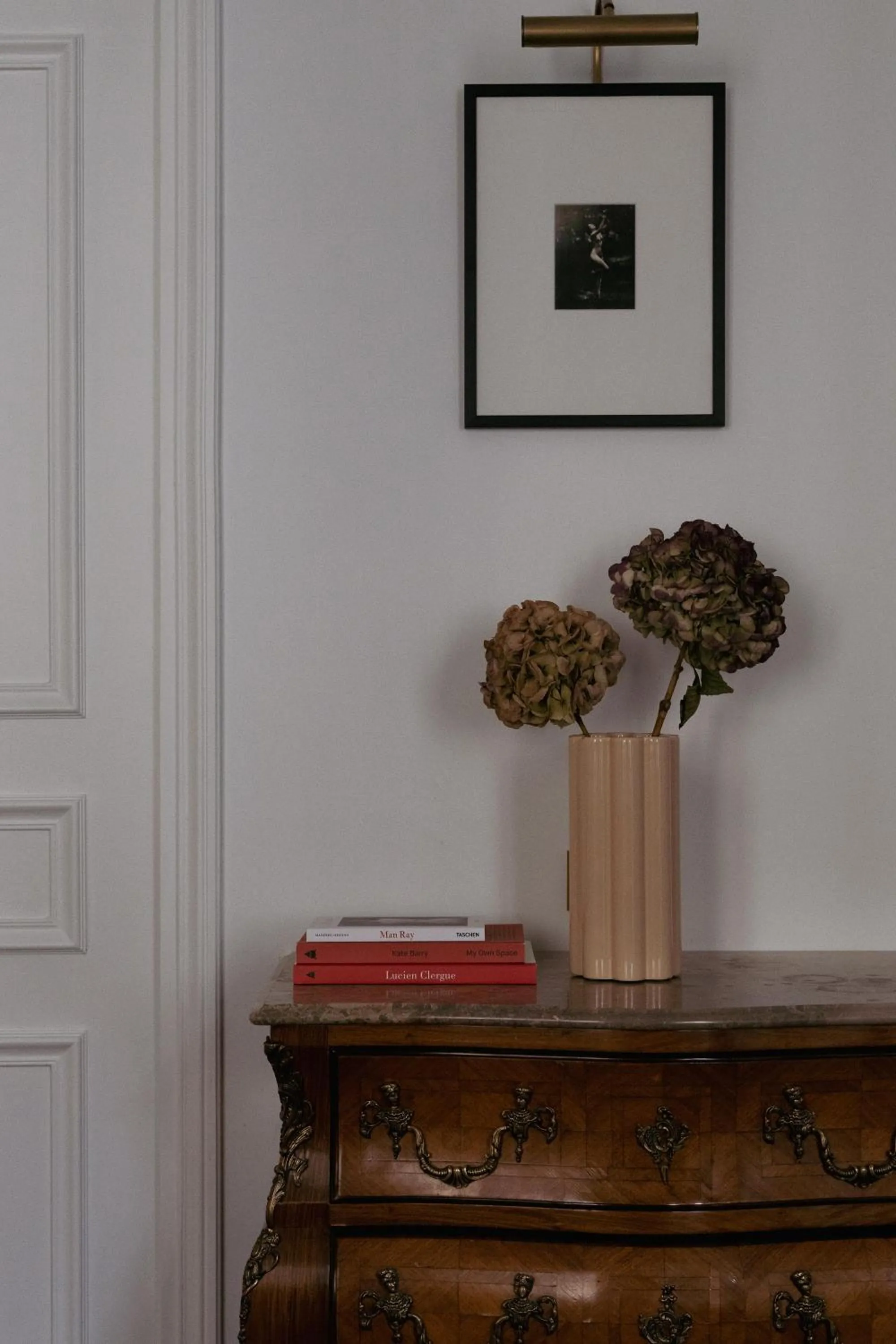 Photo of the whole room in Hôtel De Buci