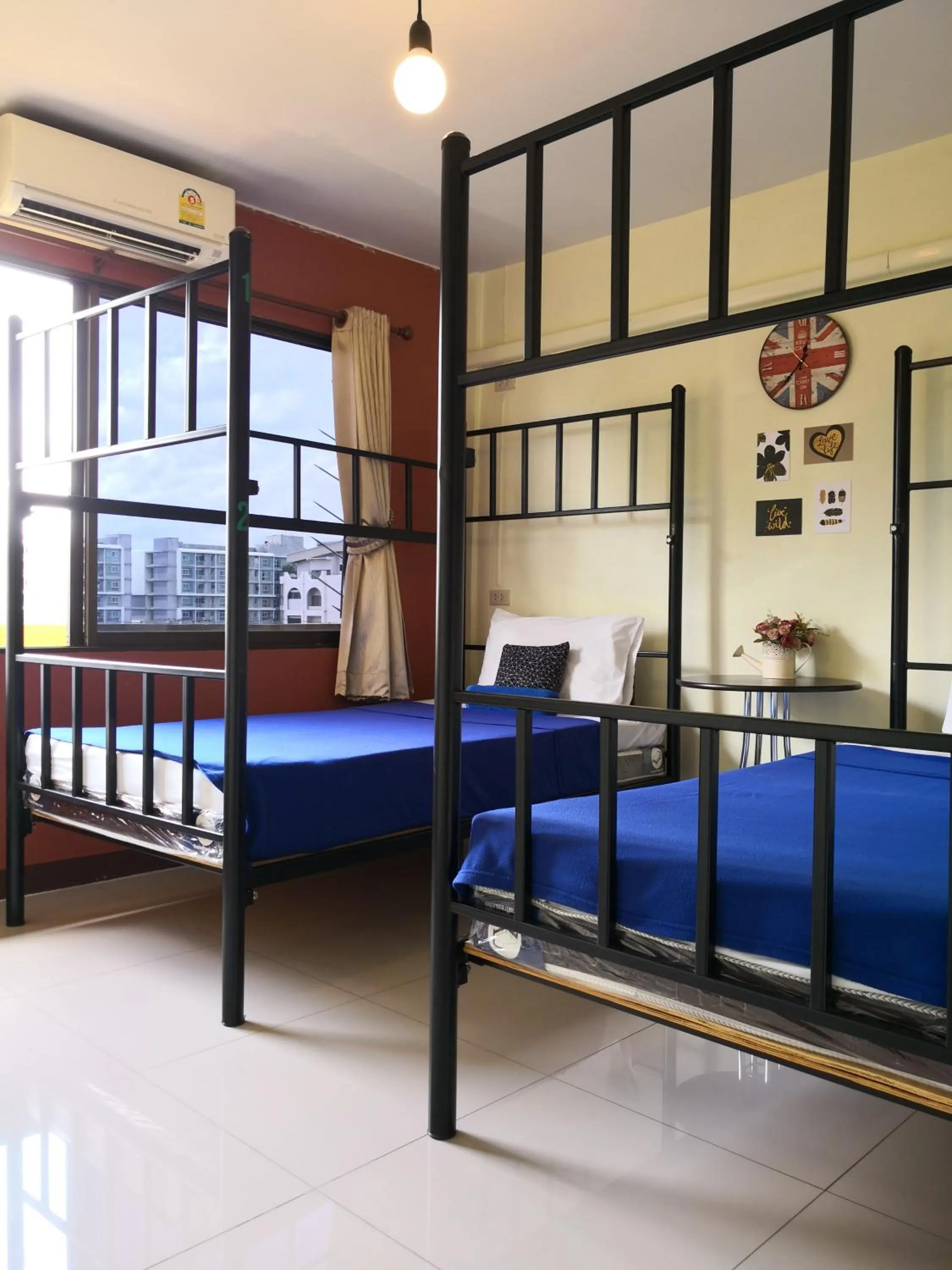 Photo of the whole room, Bed in Chan Cha La 99 Hostel