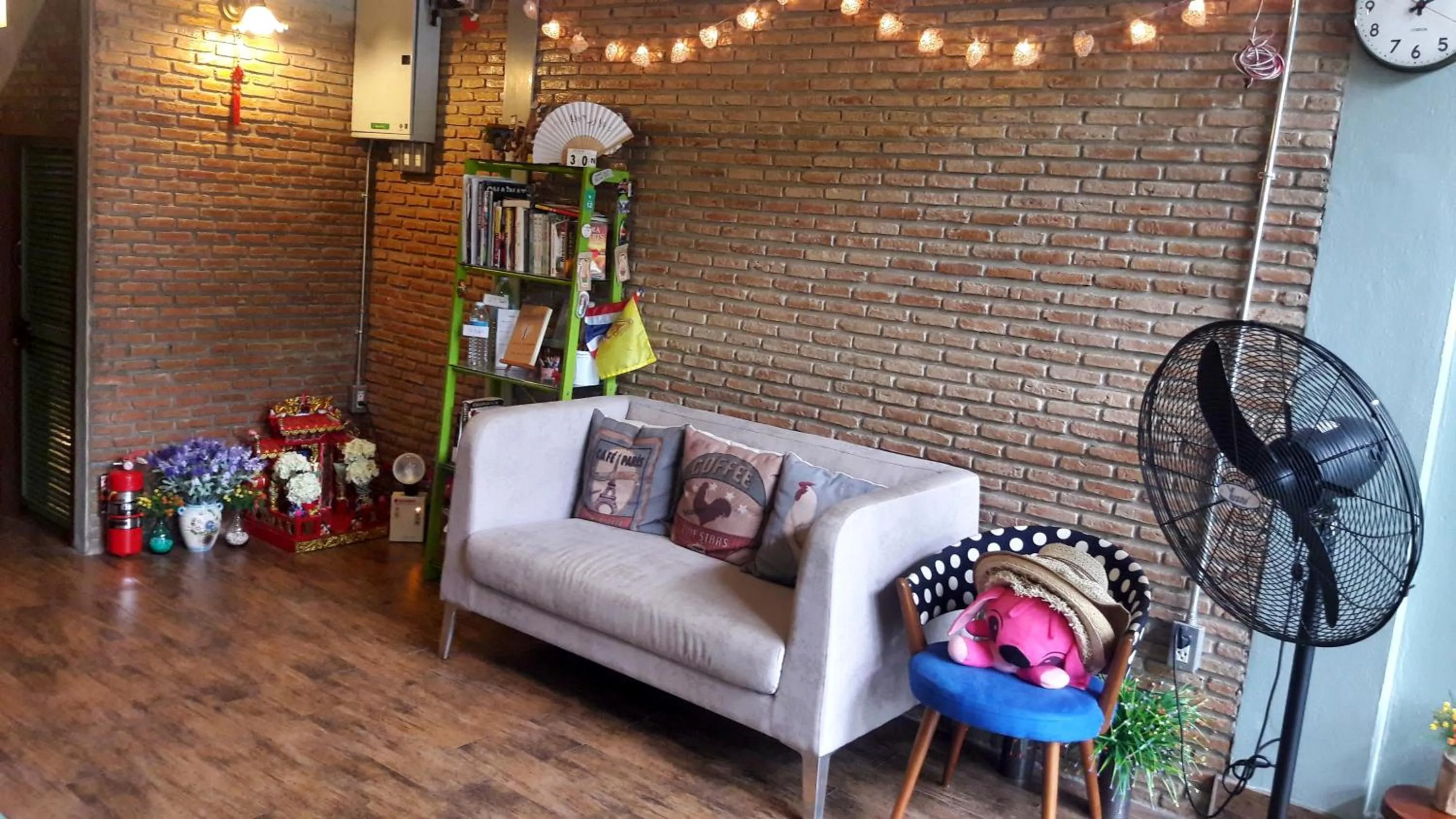 Area and facilities in Chan Cha La 99 Hostel