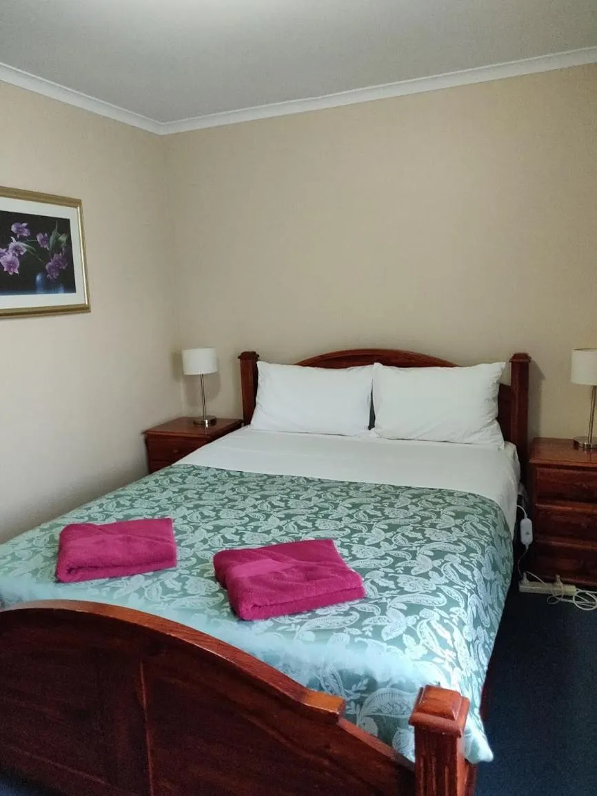 Bed in Summers Rest Units