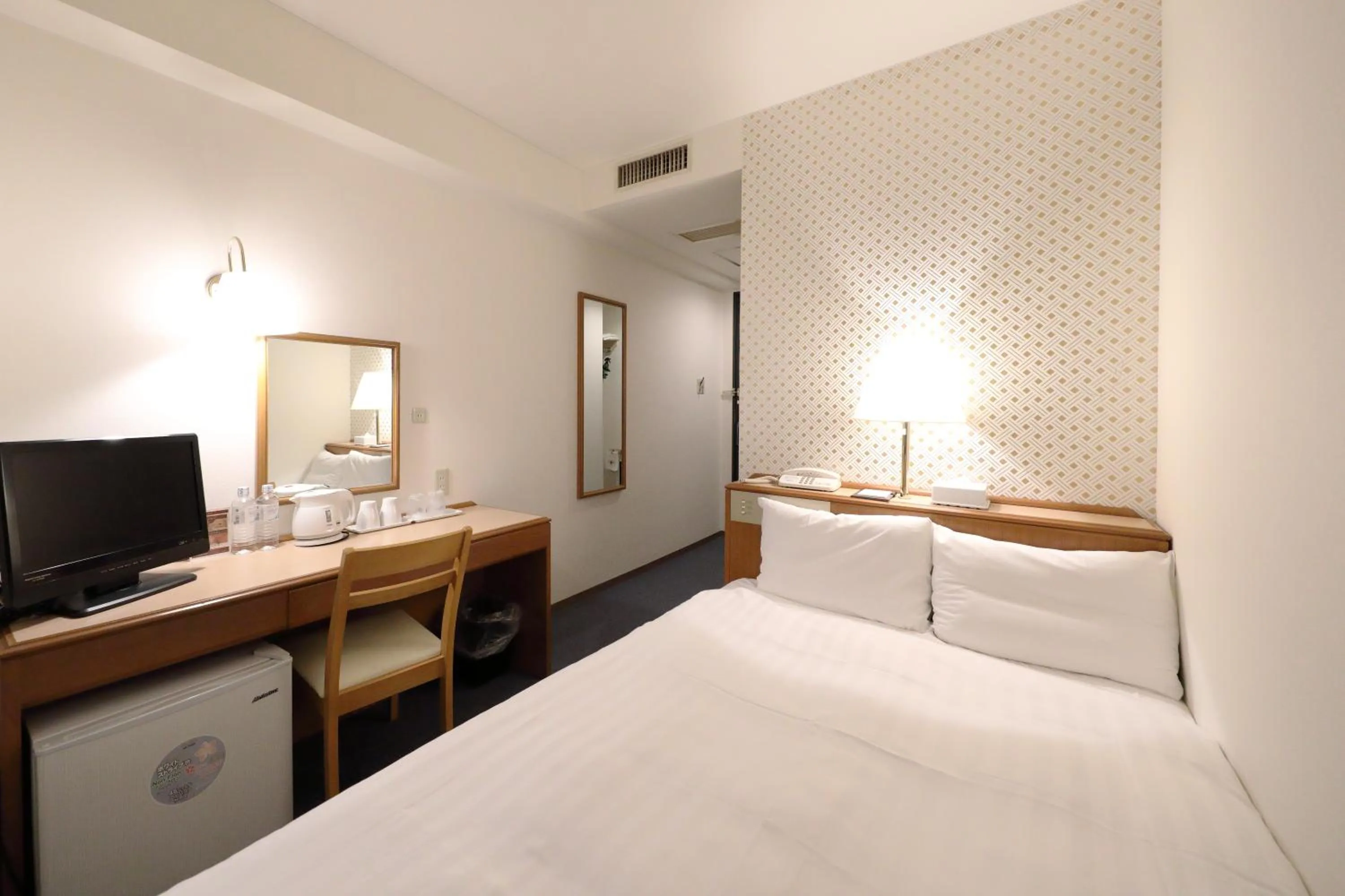 Bed in Smile Hotel Nihombashi Mitsukoshimae