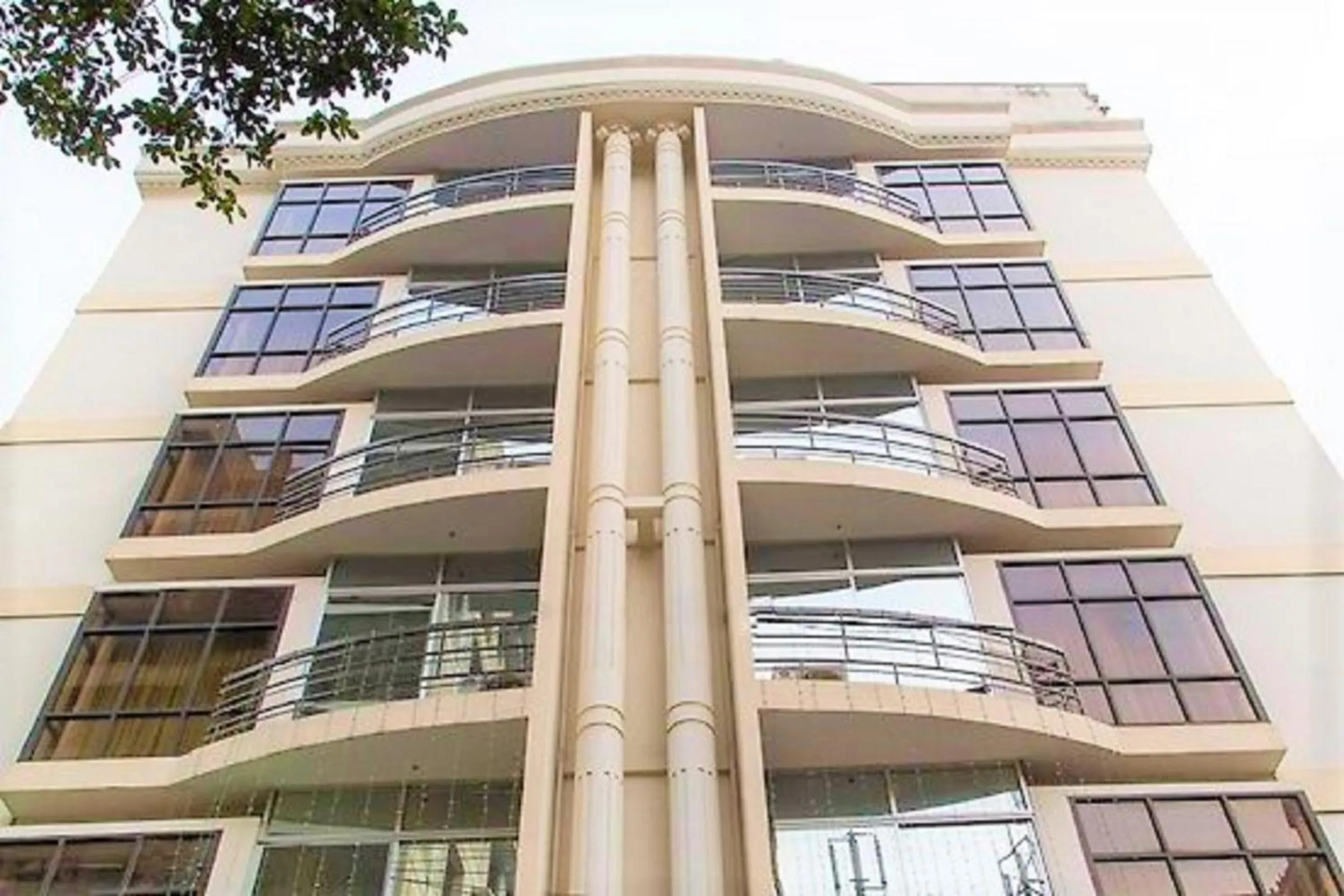 Property building in Dhaka Golden Inn - Banani'Lakeside