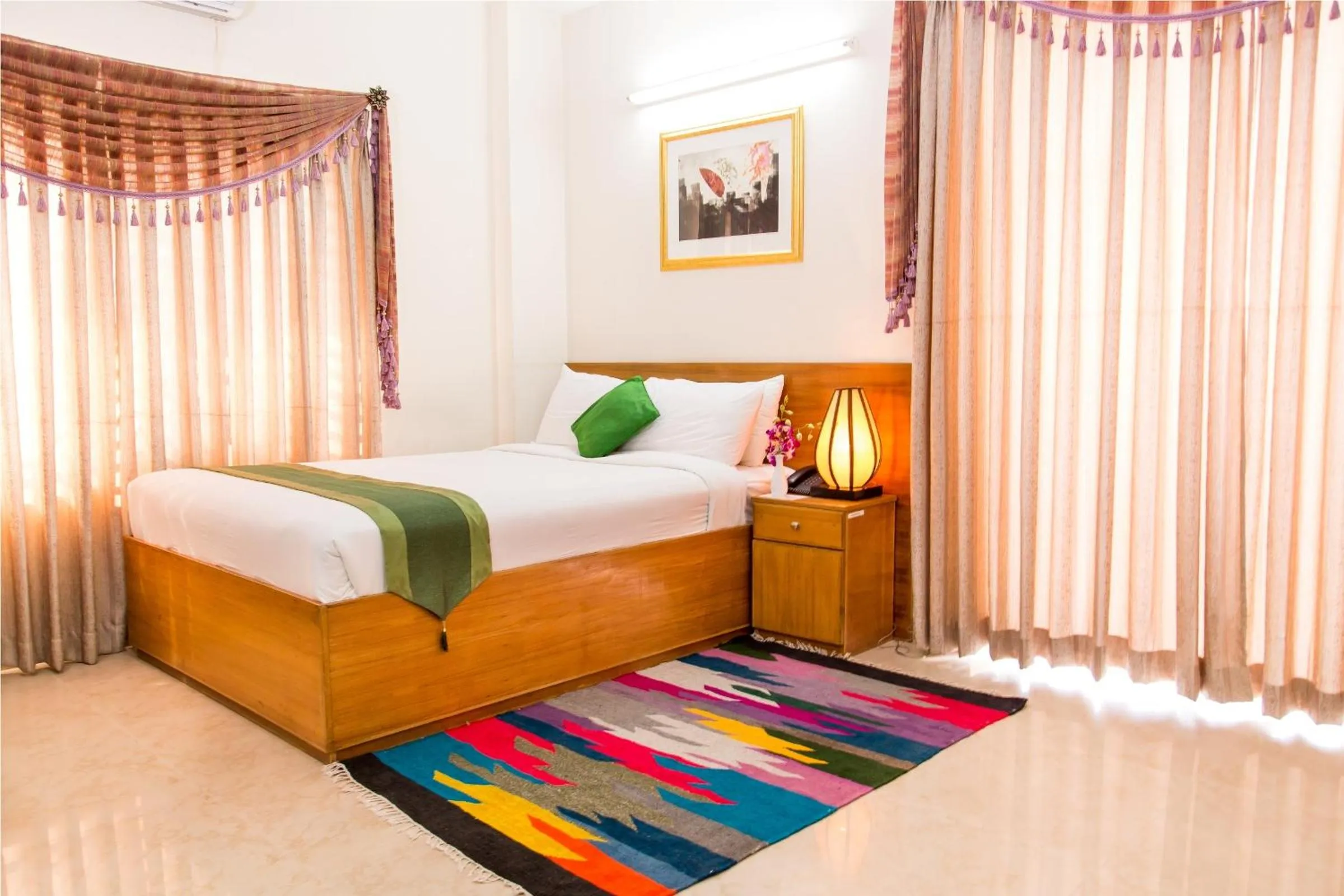 Day in Dhaka Golden Inn - Banani'Lakeside