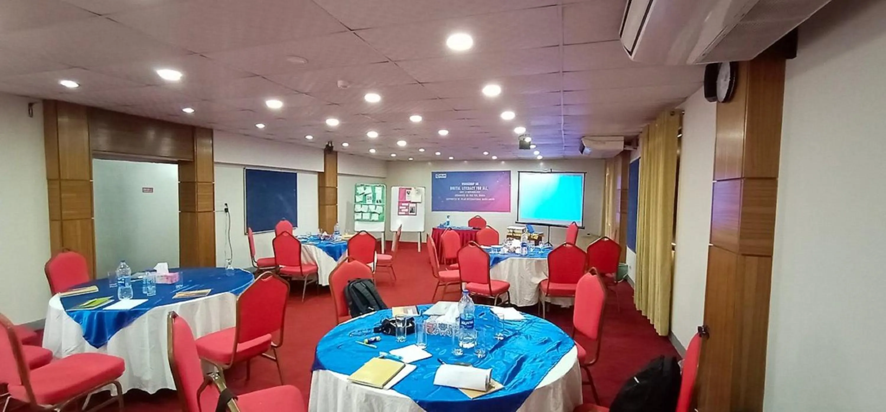 Meeting/conference room in Dhaka Golden Inn - Banani'Lakeside