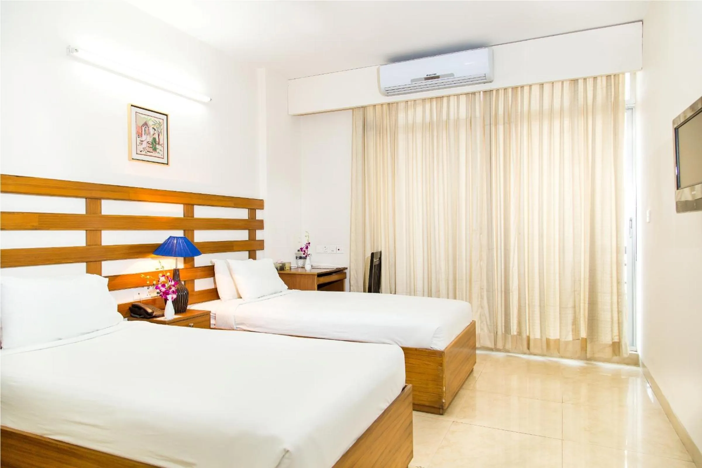 Day in Dhaka Golden Inn - Banani'Lakeside