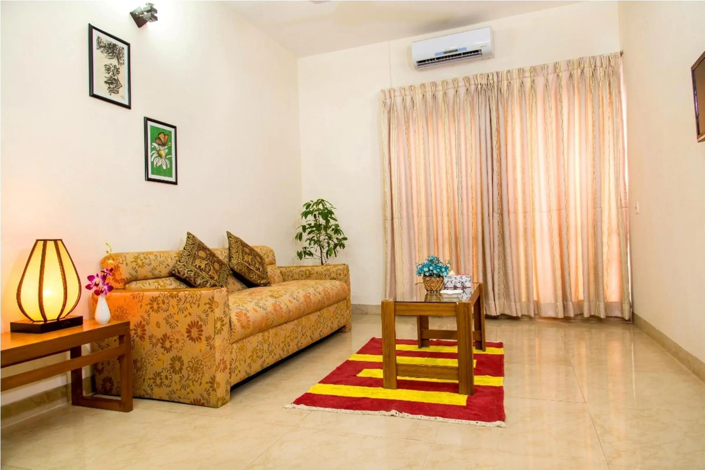 Day in Dhaka Golden Inn - Banani'Lakeside