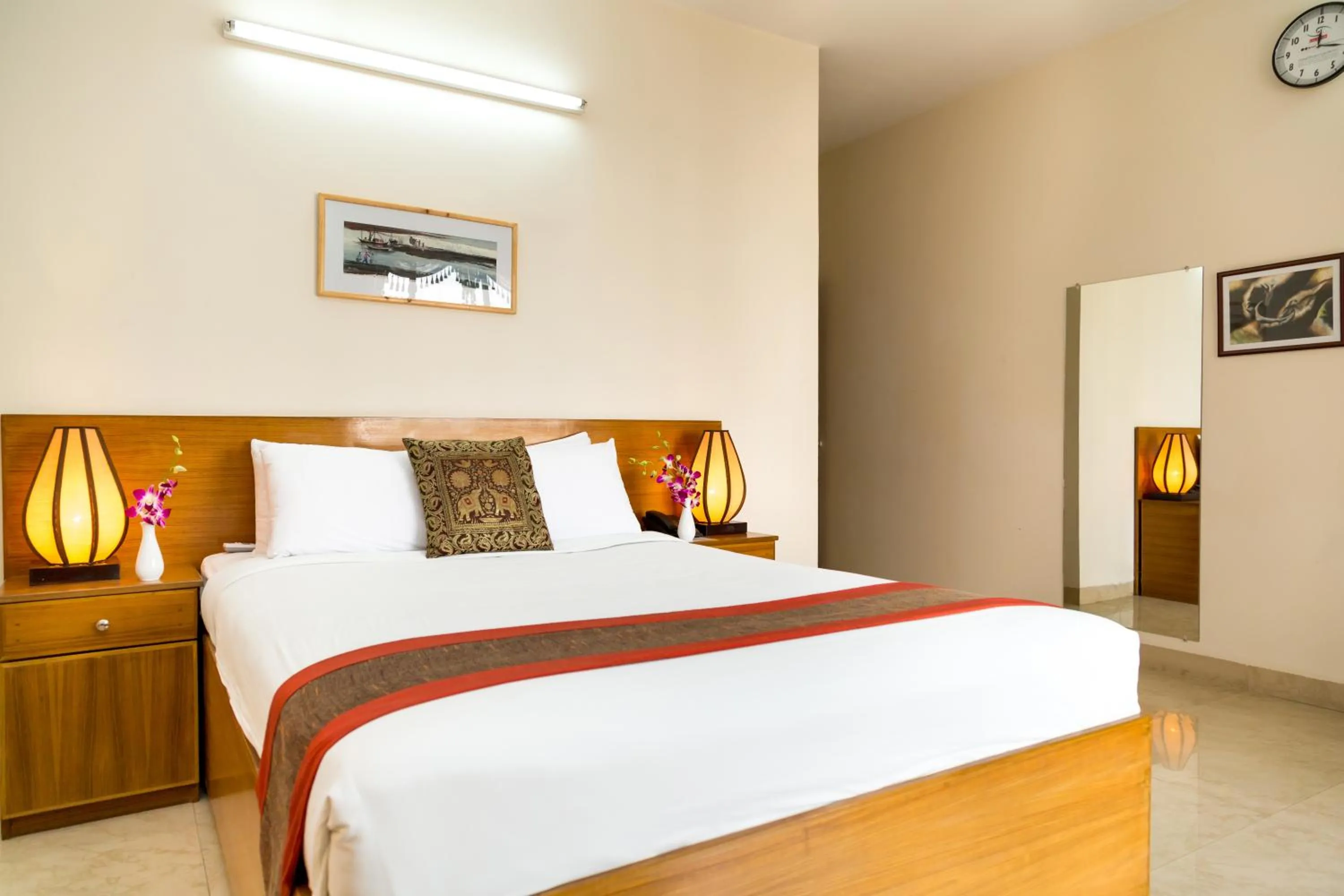 Photo of the whole room in Dhaka Golden Inn - Banani'Lakeside