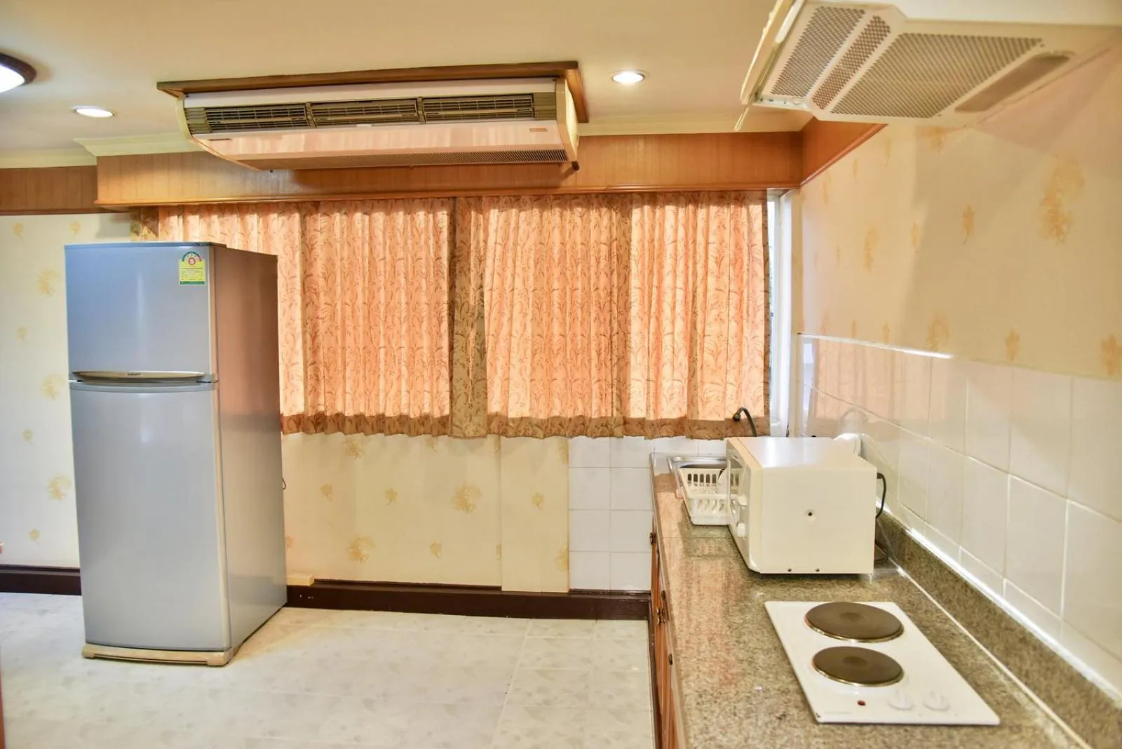 Kitchen or kitchenette in The Kaze 34 Hotel and Serviced Residence