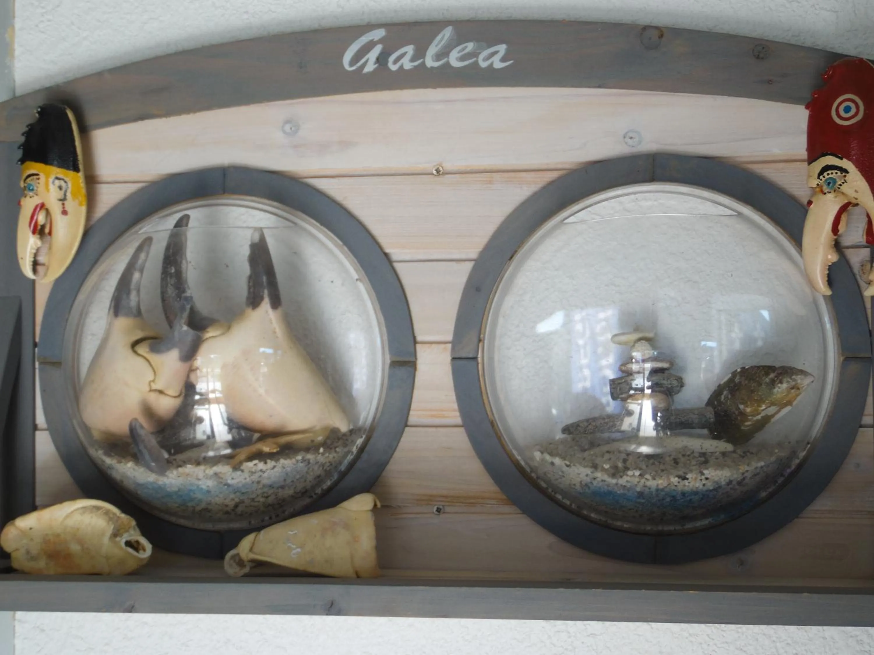 Decorative detail in Hôtel du Petit Matelot