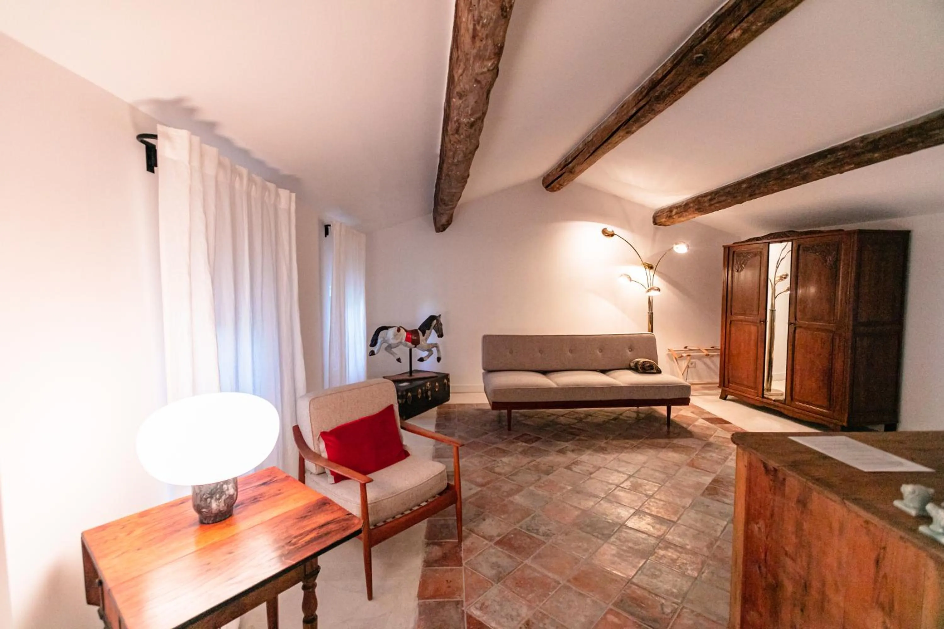 Seating Area in Gabrielle Jeanne