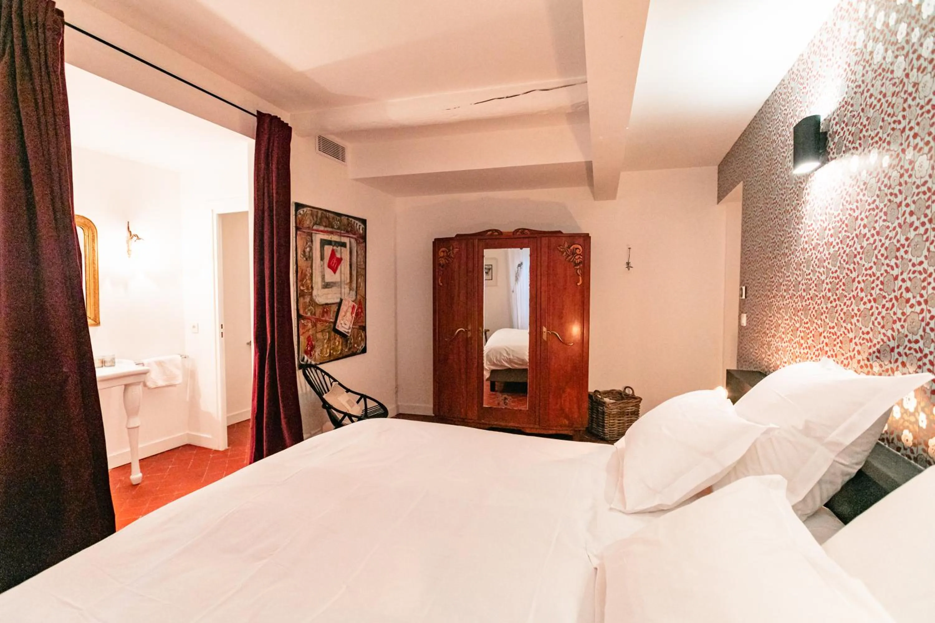 Bedroom in Gabrielle Jeanne