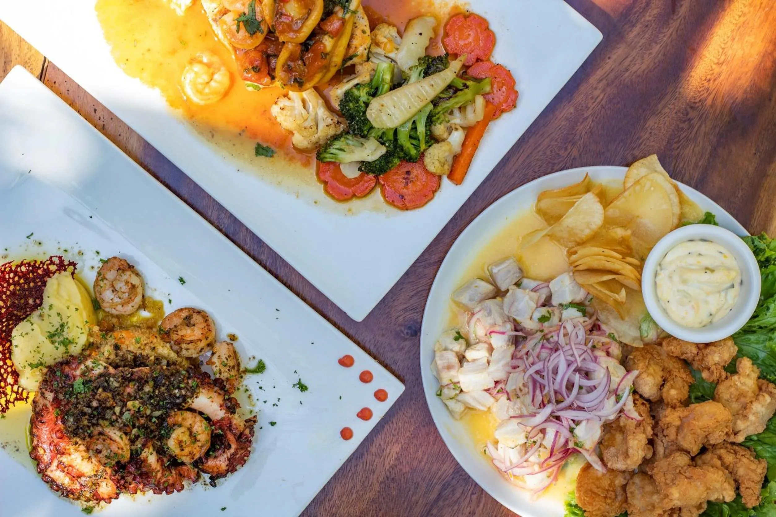 Restaurant/places to eat in Cafe Playa Negra Hotel