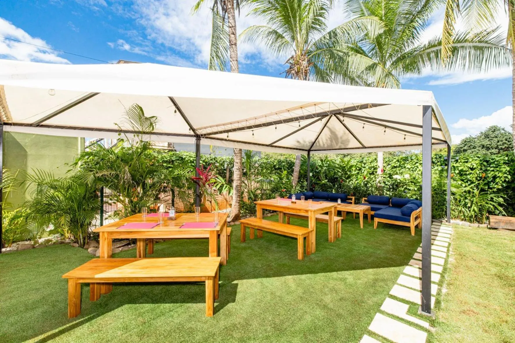 Patio in Cafe Playa Negra Hotel
