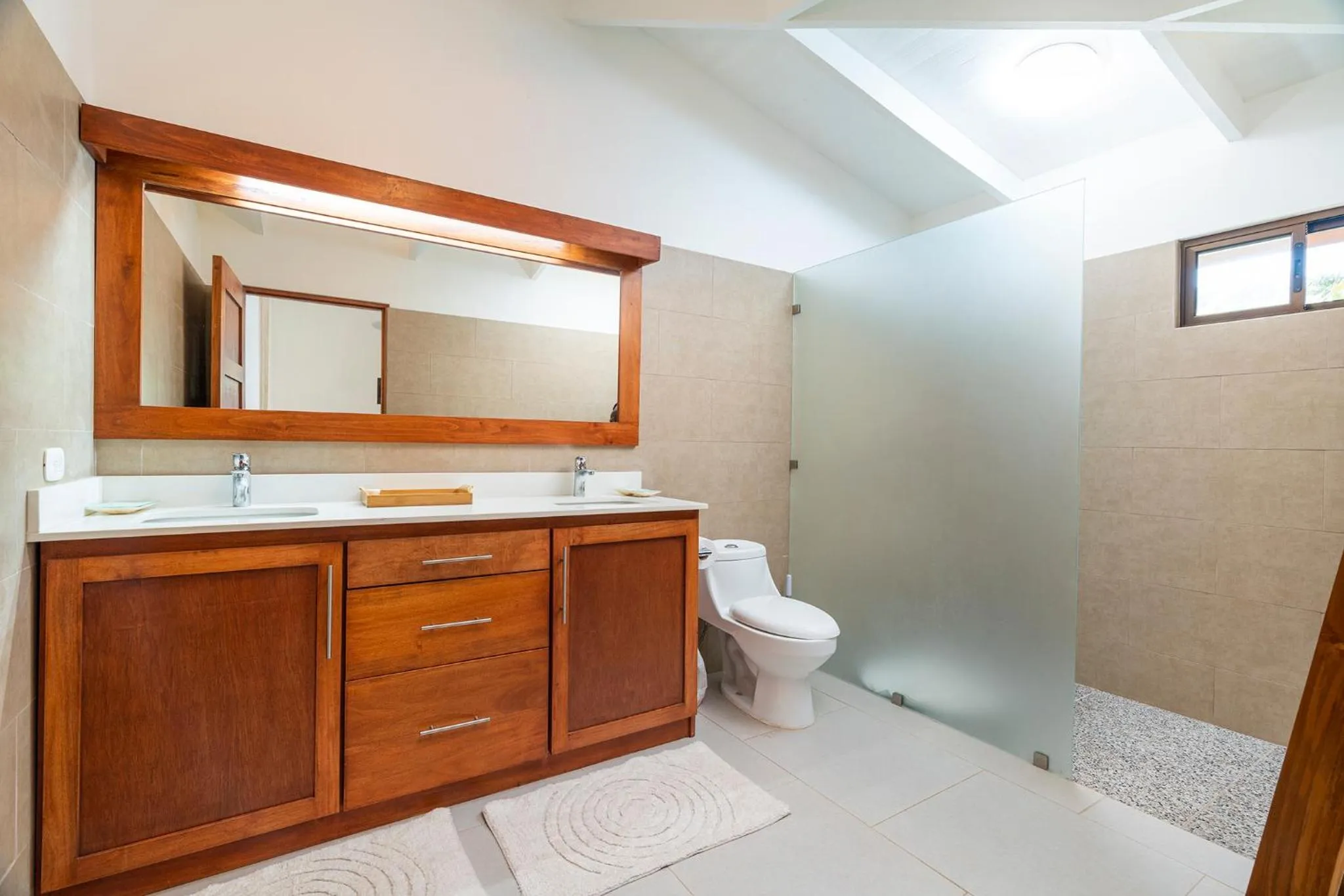 Shower in Cafe Playa Negra Hotel