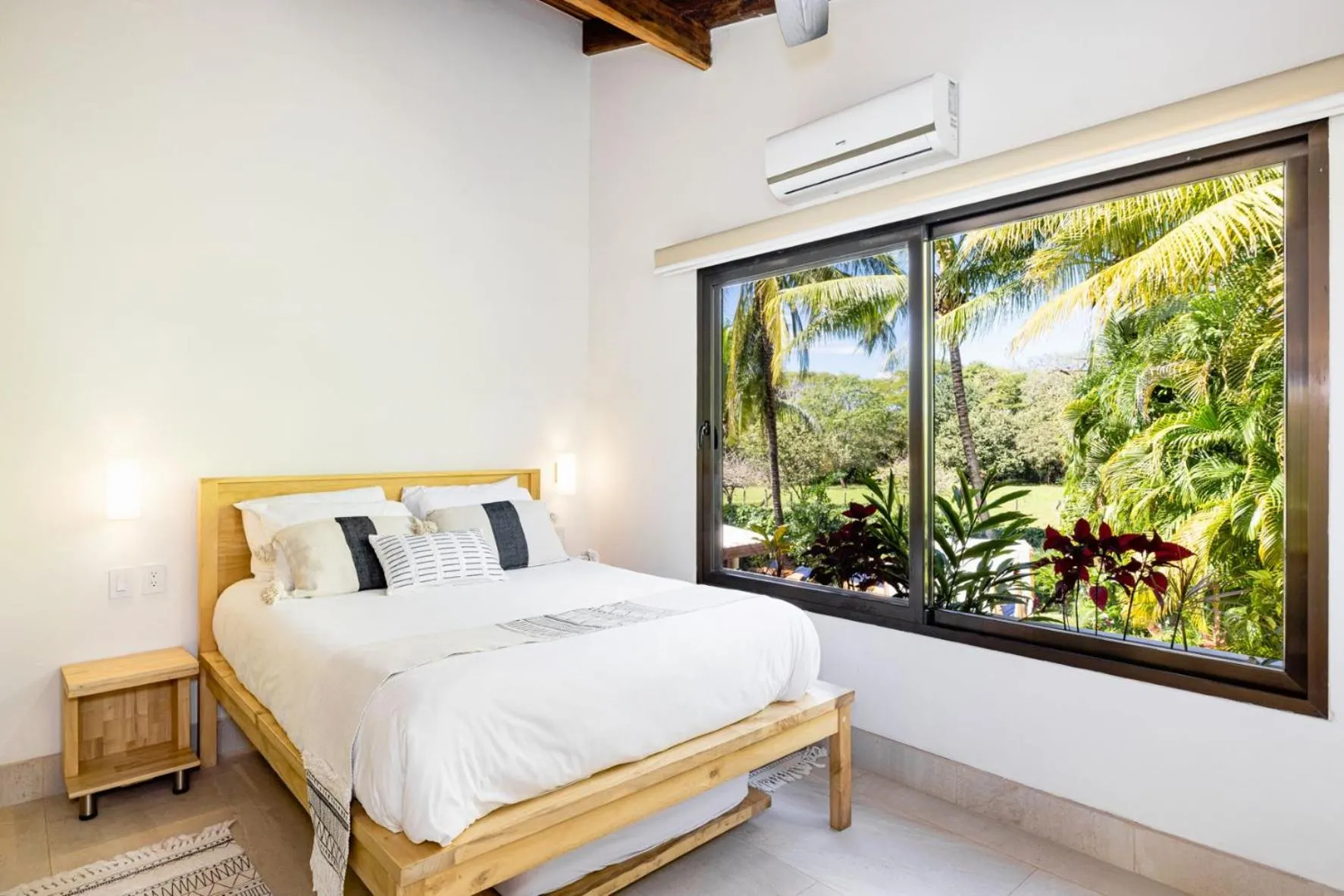 Bed in Cafe Playa Negra Hotel