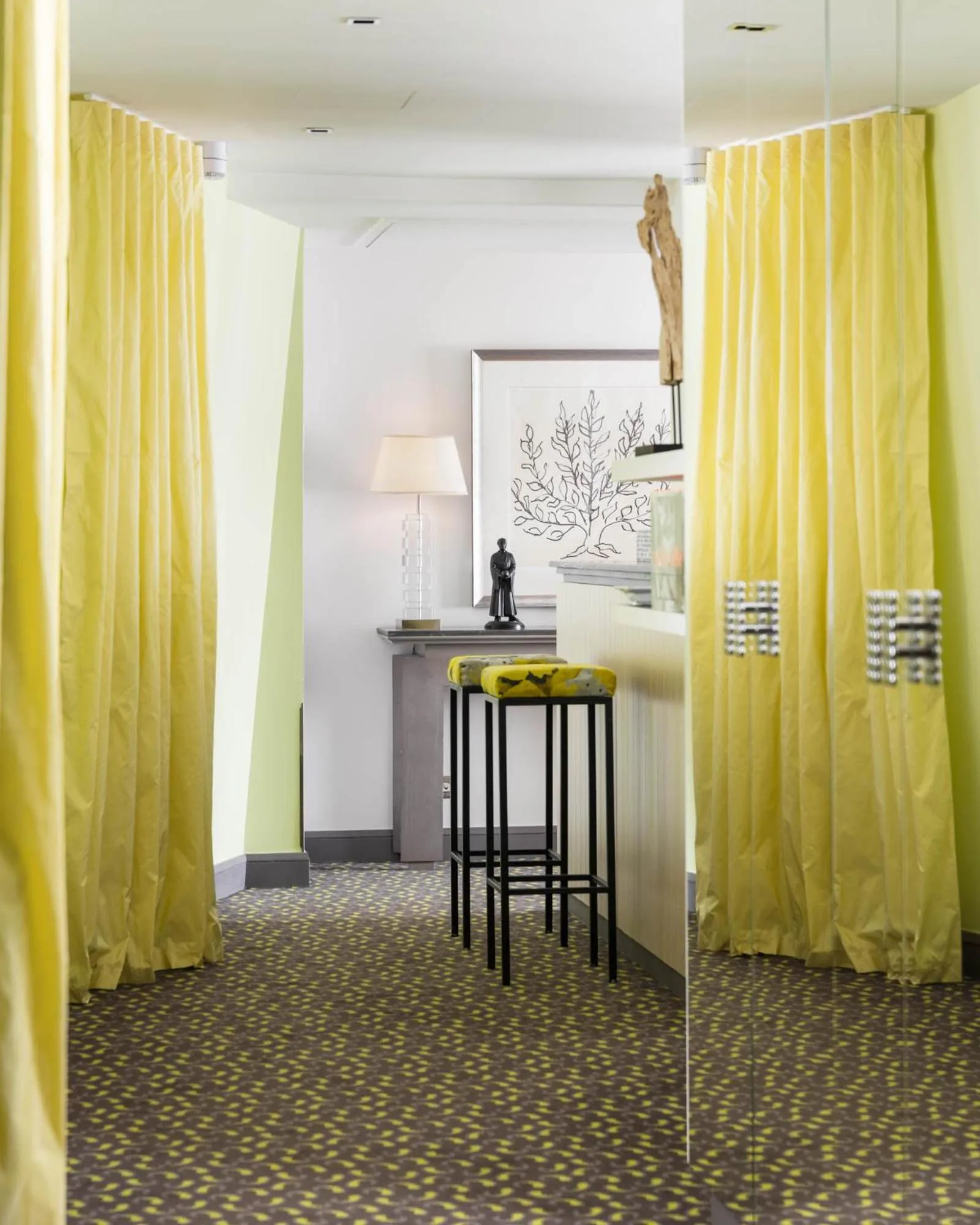 Decorative detail in Le Burgundy Paris