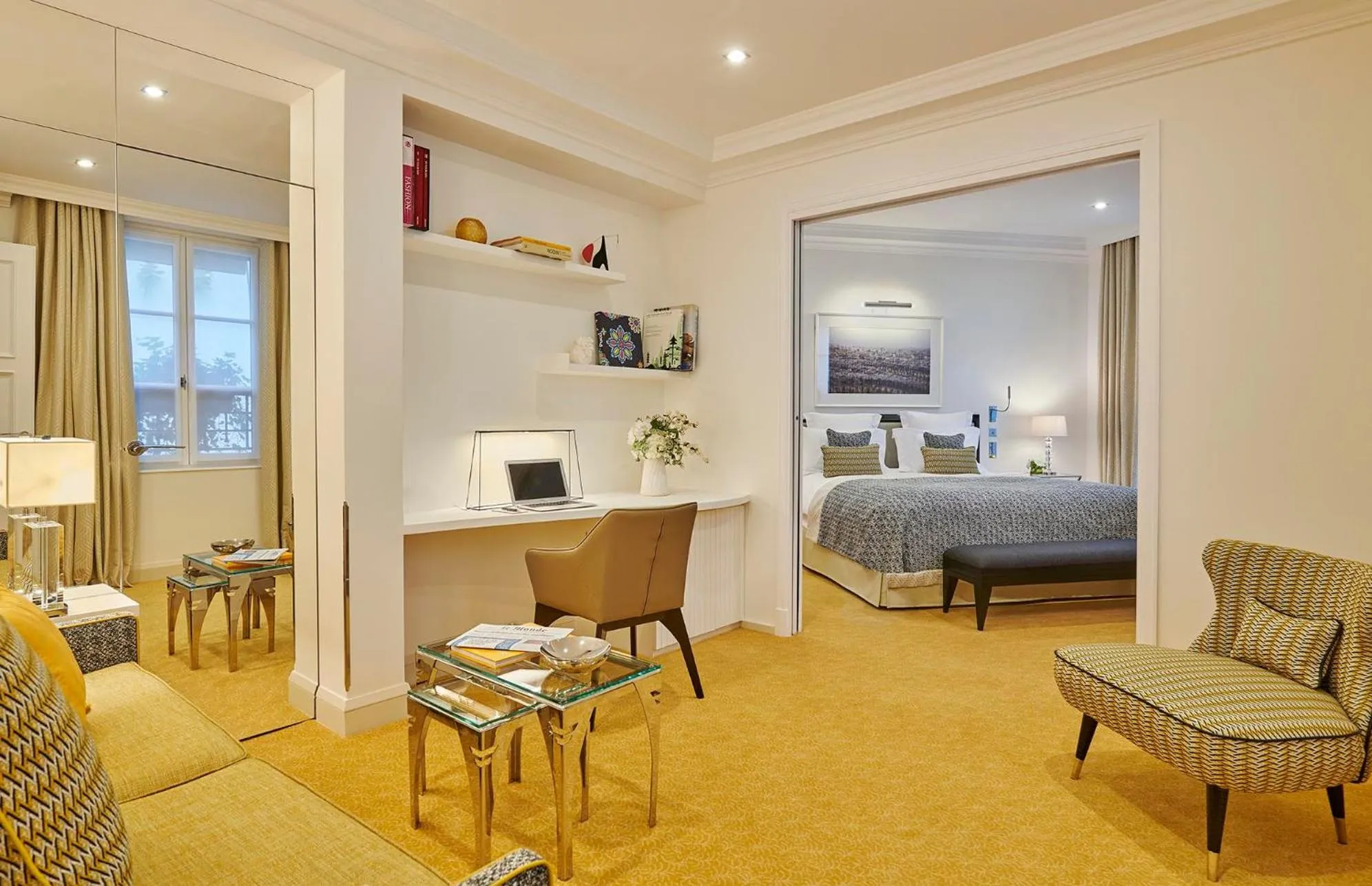 Photo of the whole room, Bed in Le Burgundy Paris