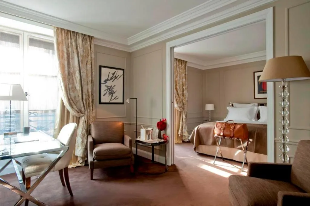 Bed in Le Burgundy Paris