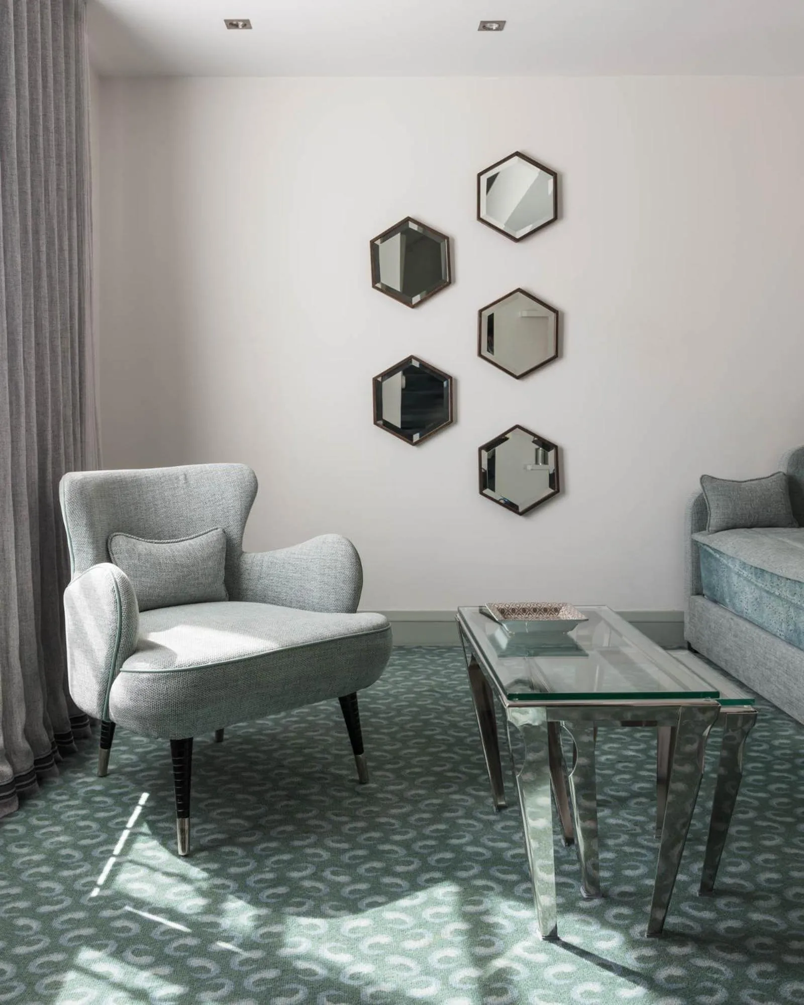 Living room in Le Burgundy Paris