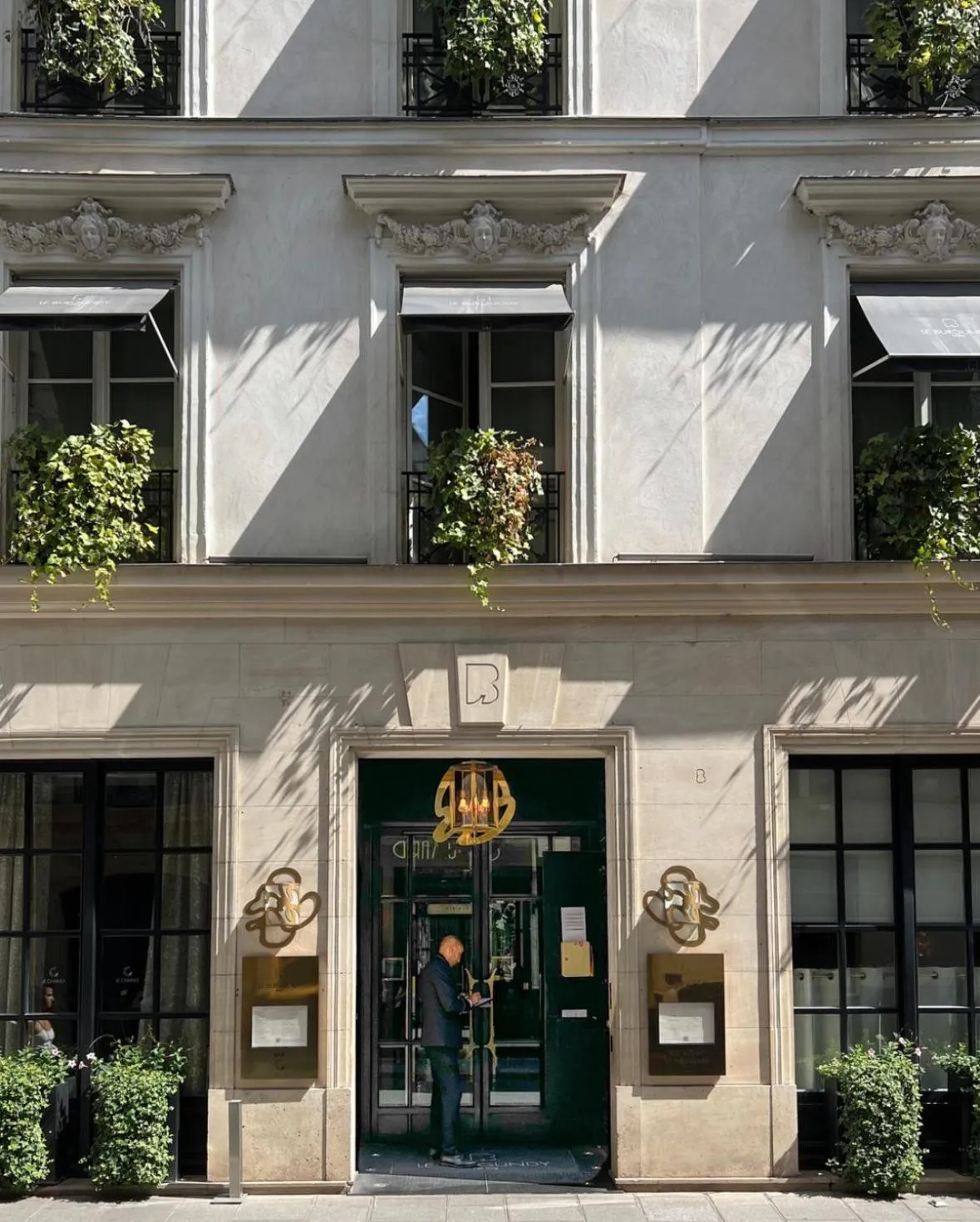 Property building in Le Burgundy Paris