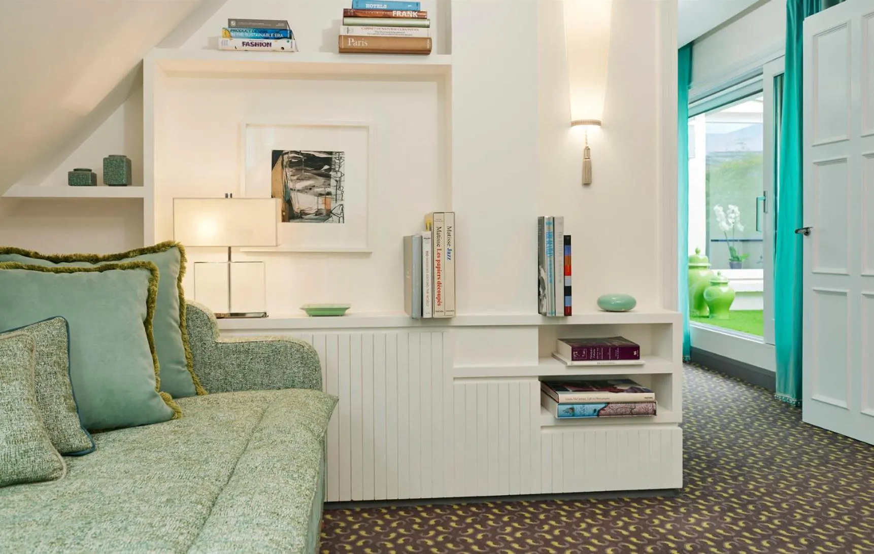 Living room in Le Burgundy Paris