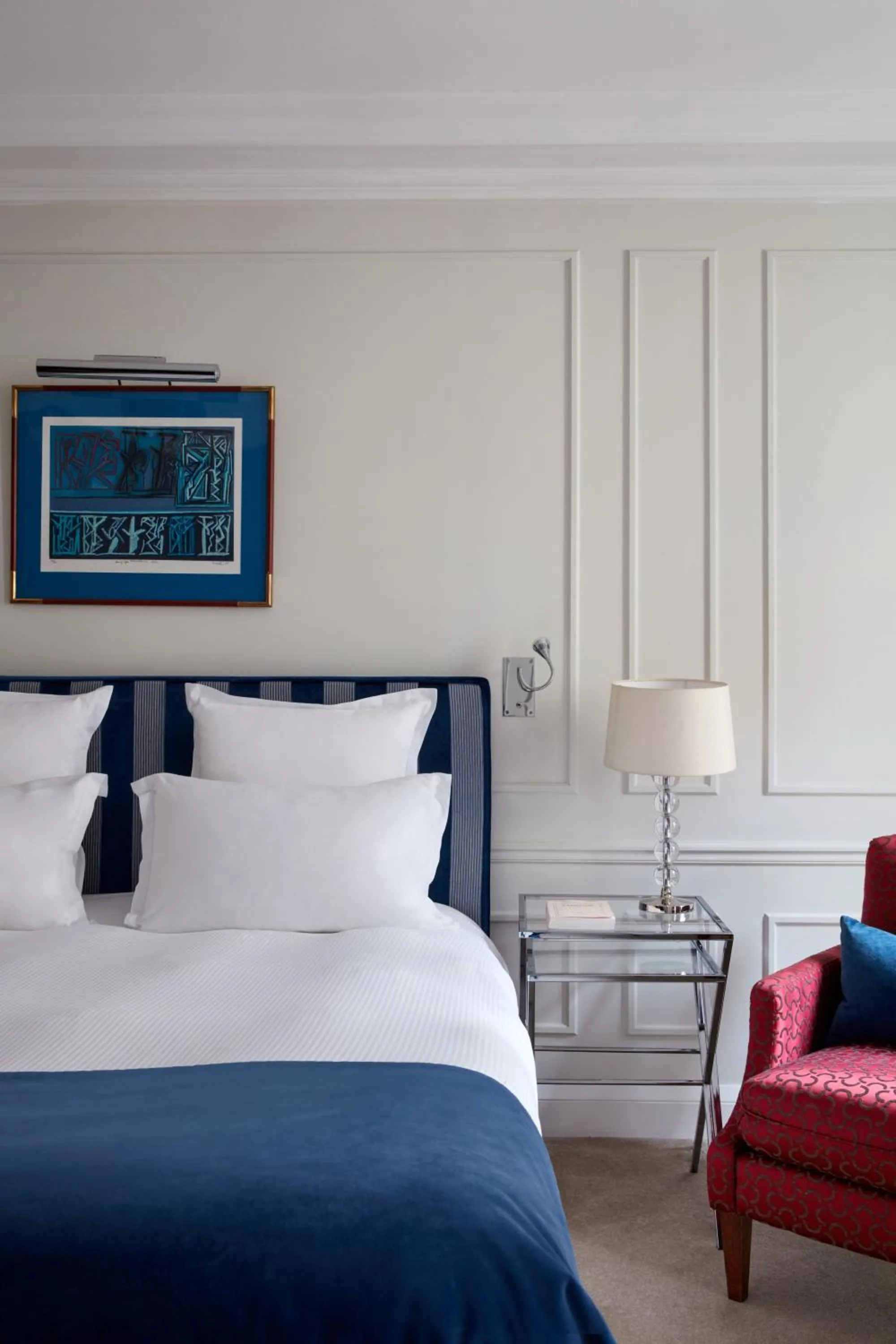 Bed in Le Burgundy Paris