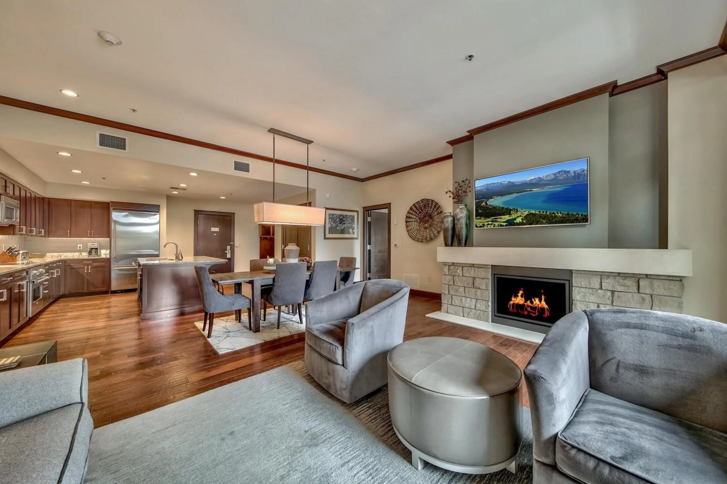 Living room in Constellation Residences