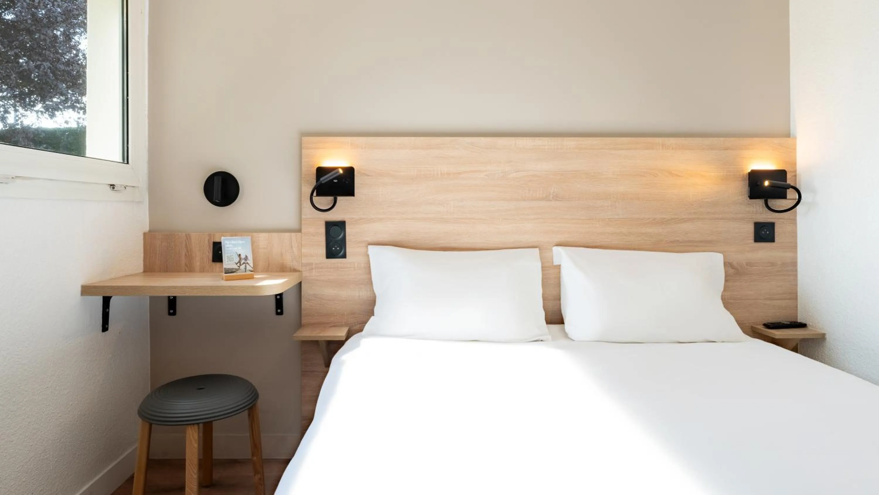 Bed in KYRIAD ECO LILLE SUD - Noyelles Godault