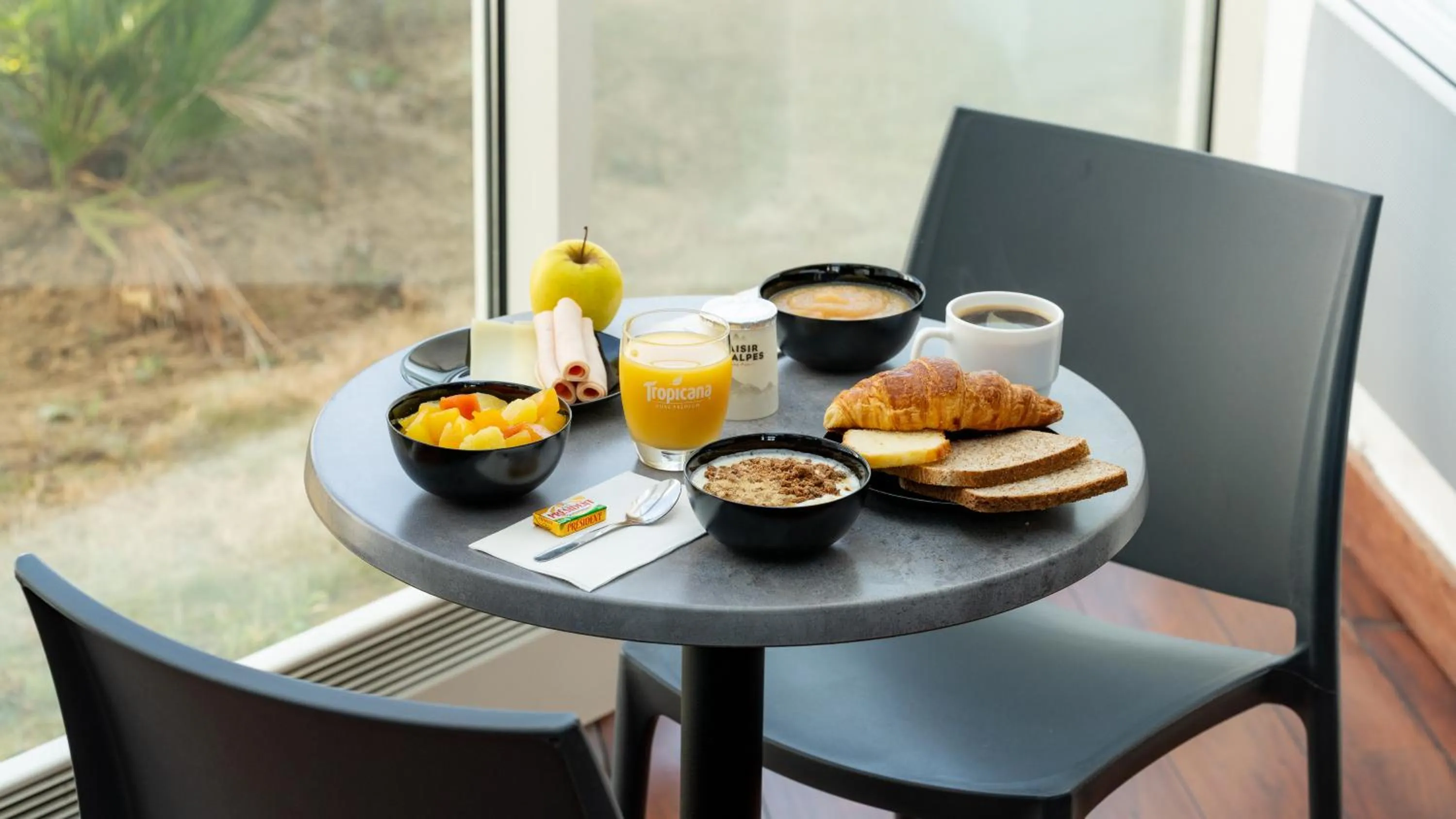 Food and drinks in KYRIAD ECO LILLE SUD - Noyelles Godault