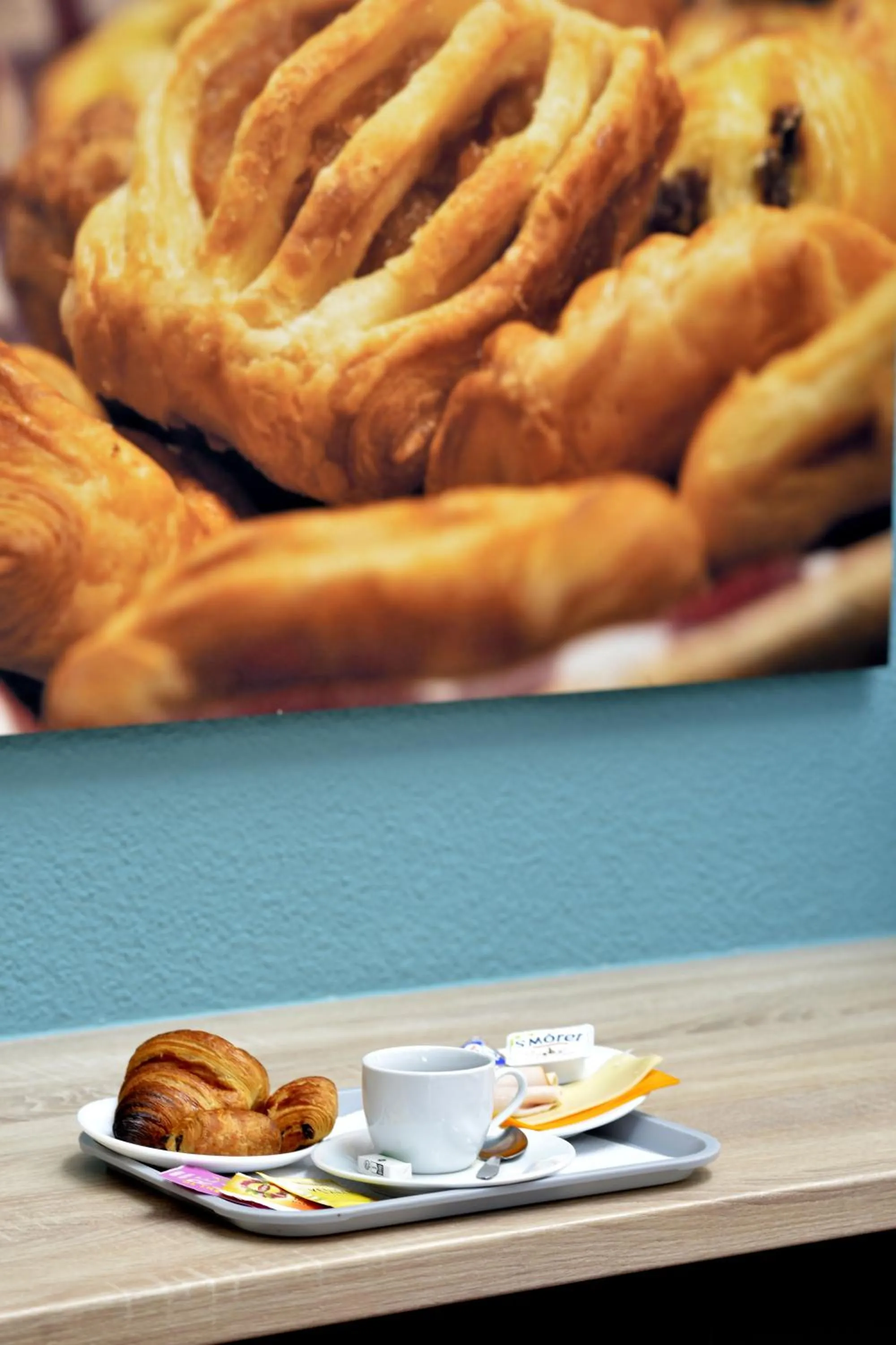 Breakfast in Hotel Cerise Lens